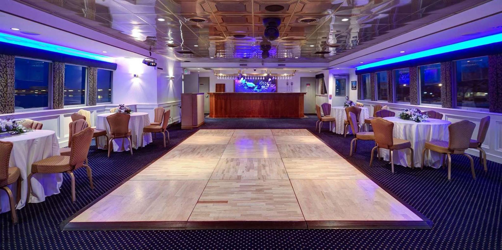 New York City Fireworks Cruise on Atlantis Yacht - Image 5