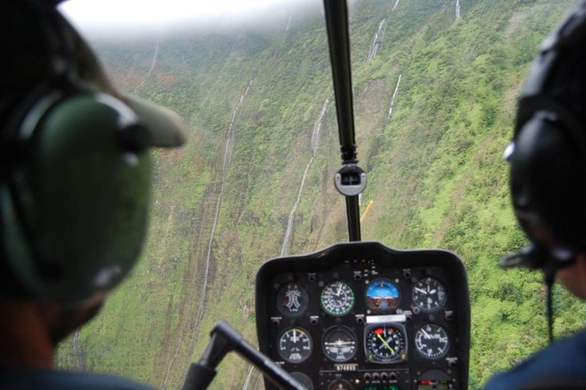 Kailua-Kona Waterfall Helicopter Tour 75 min - Image 4