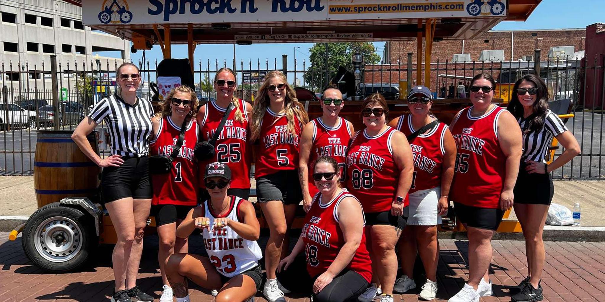Memphis Beale Street Bar Crawl and Murals Tour