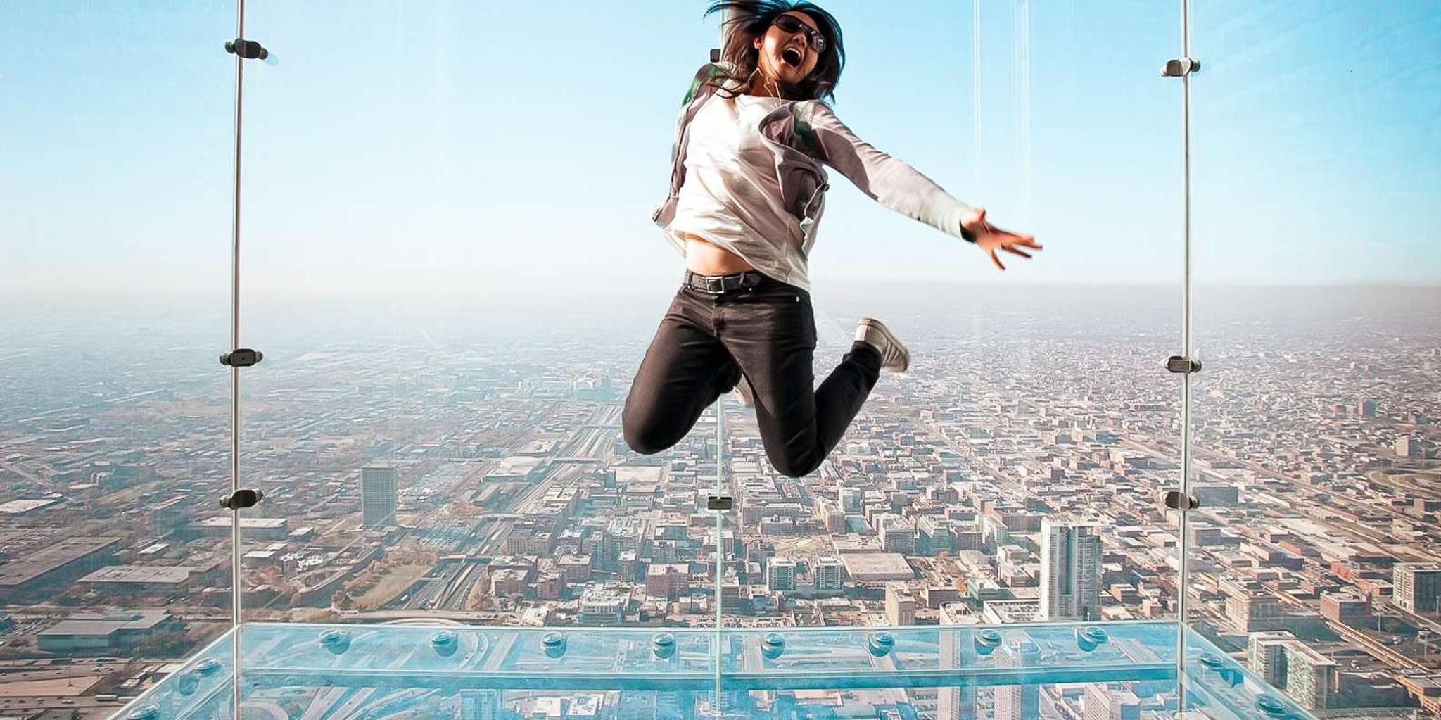 Chicago Skydeck and The Ledge Experience