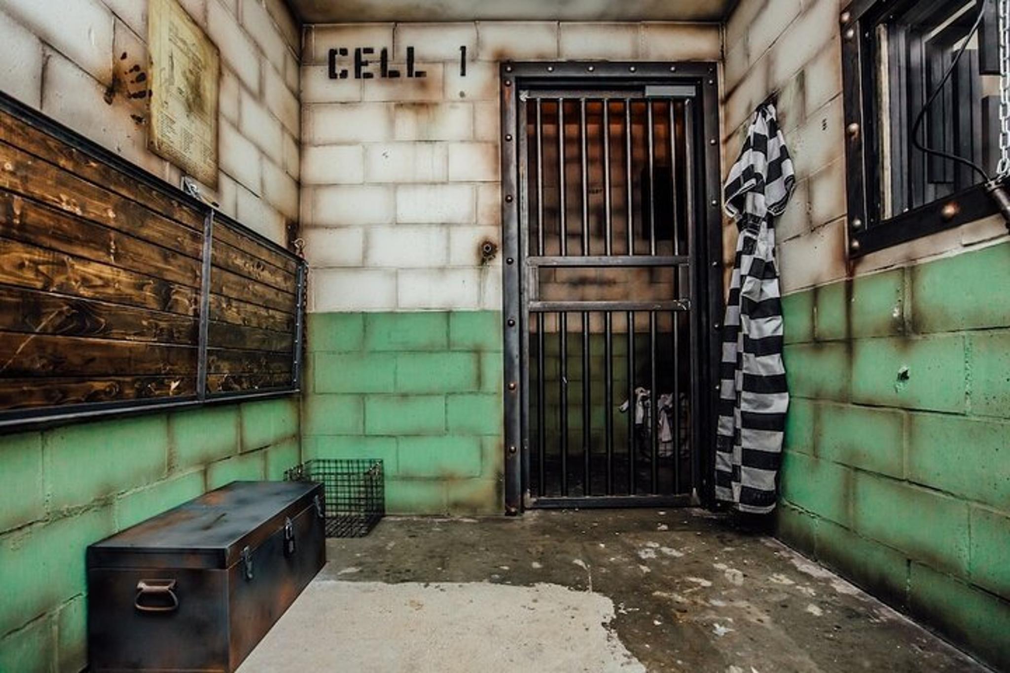 Orange Escape Room Adventure - Image 3