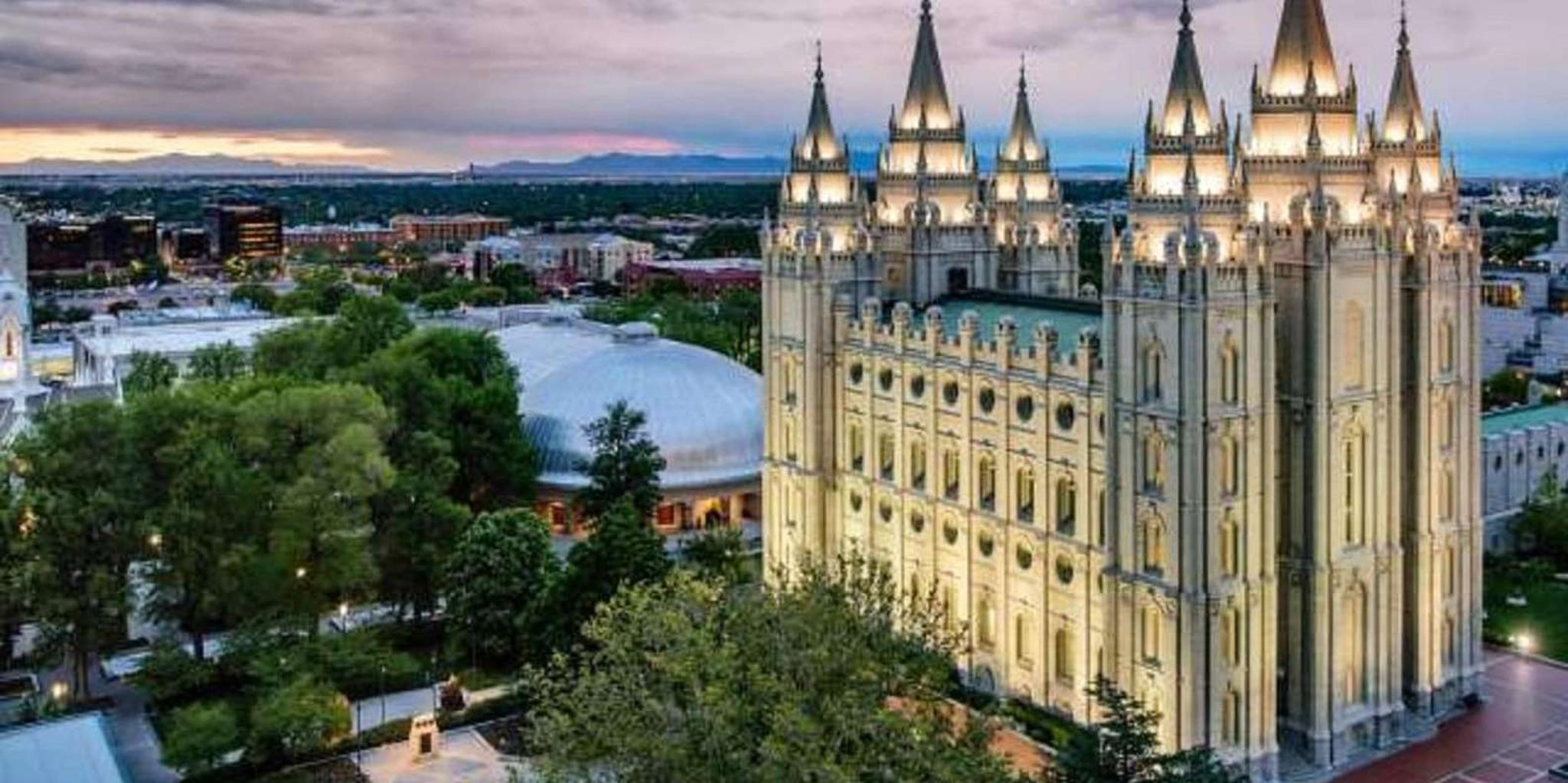 Salt Lake City Yellowstone and Grand Teton Tour - Image 6