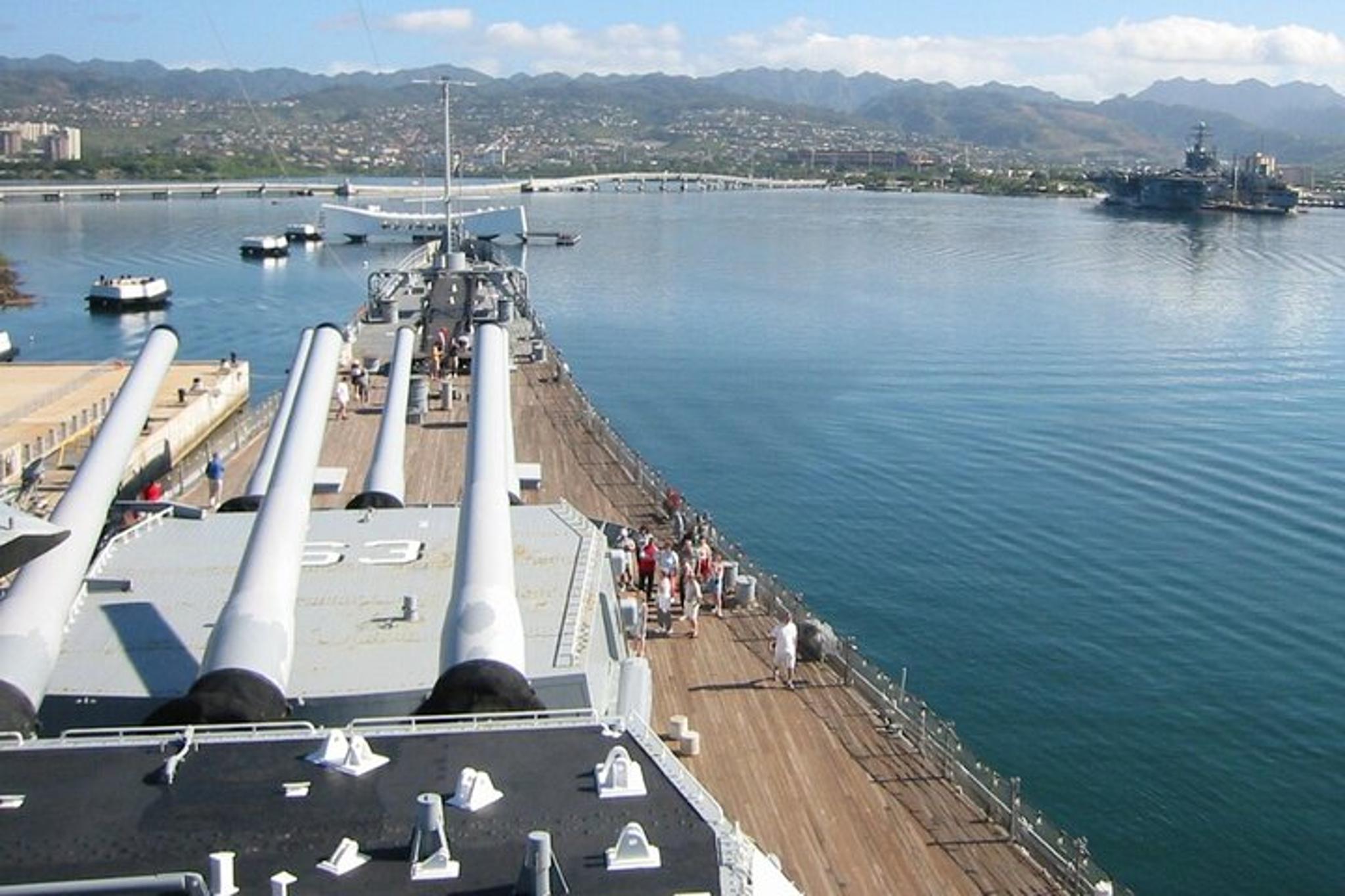 Honolulu Pearl Harbor and USS Arizona Tour - Image 5