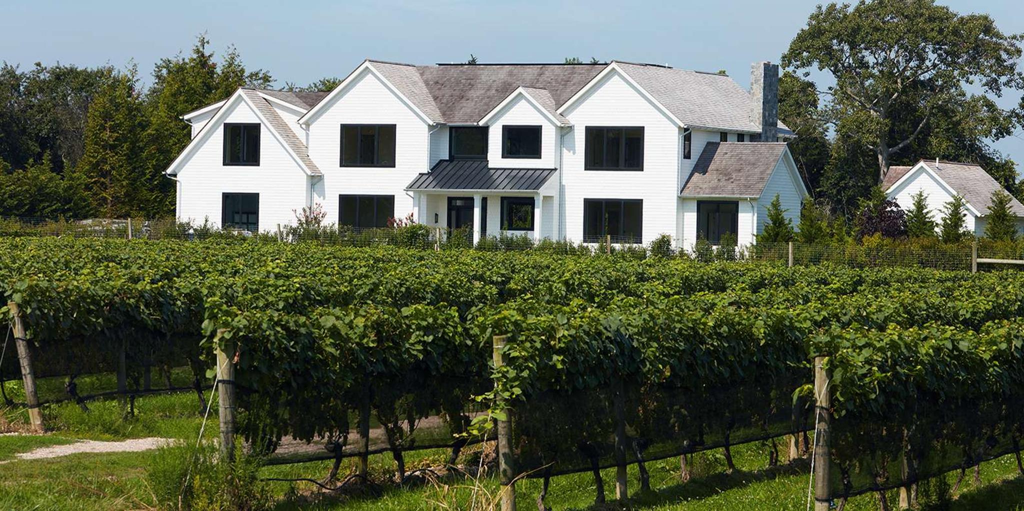 New York City Hamptons and Outlet Shopping Day Trip - Image 4