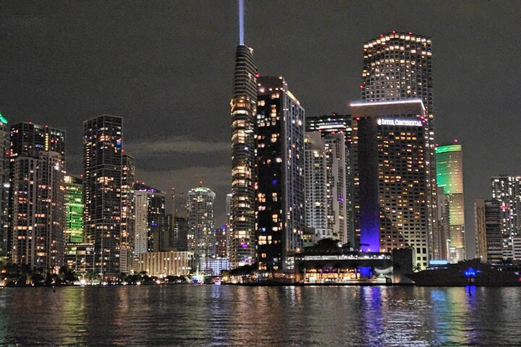 Miami Fireworks Cruise on Biscayne Bay - Image 6