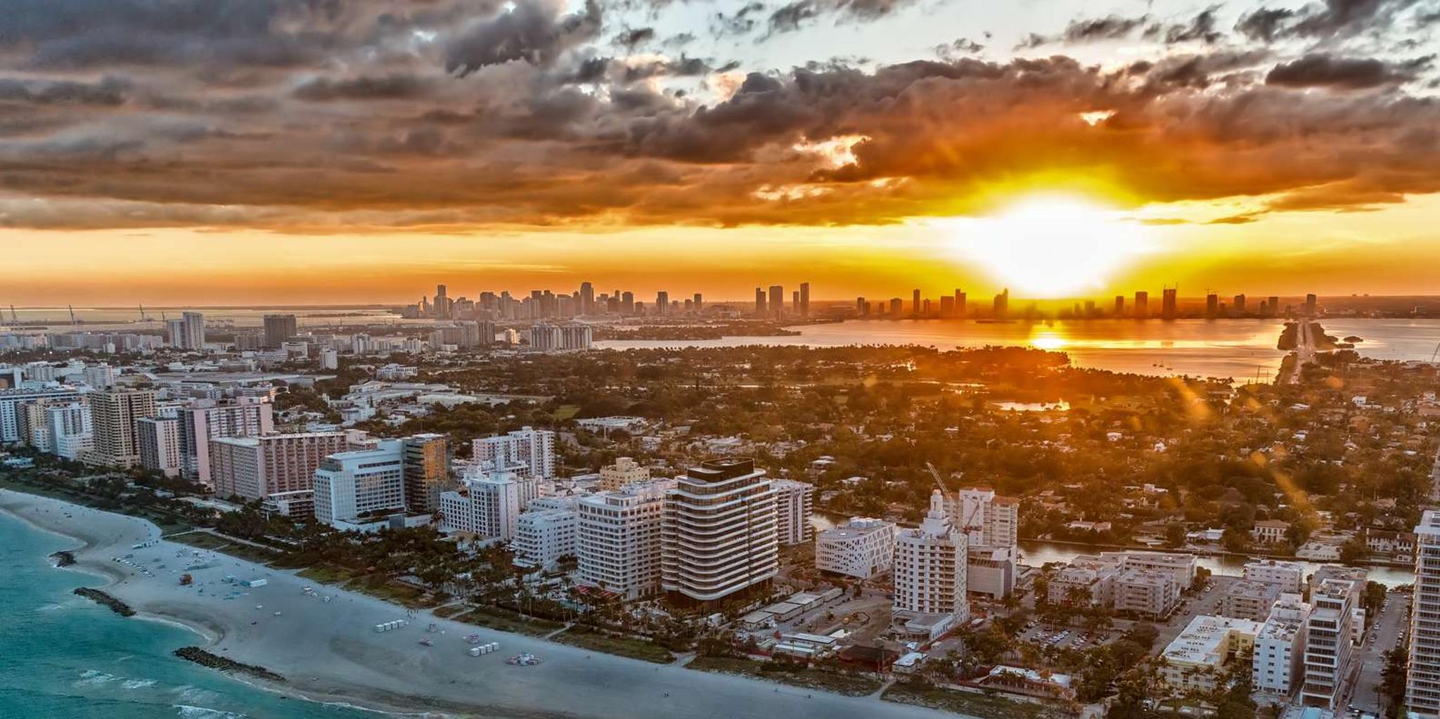 Miami Private Airplane Tour at Sunset