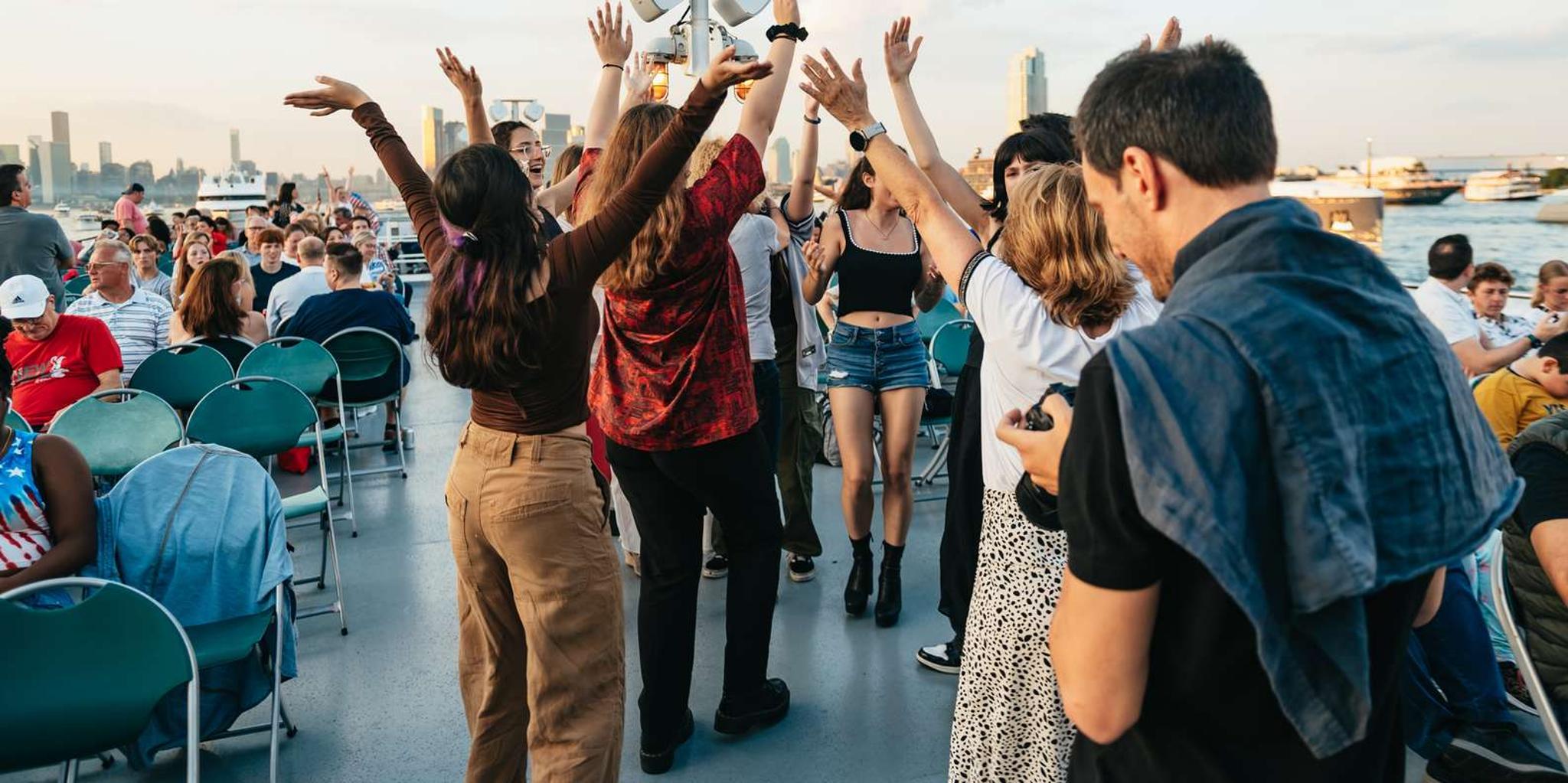 New York City Fireworks Cruise with Buffet & Drinks - Image 2