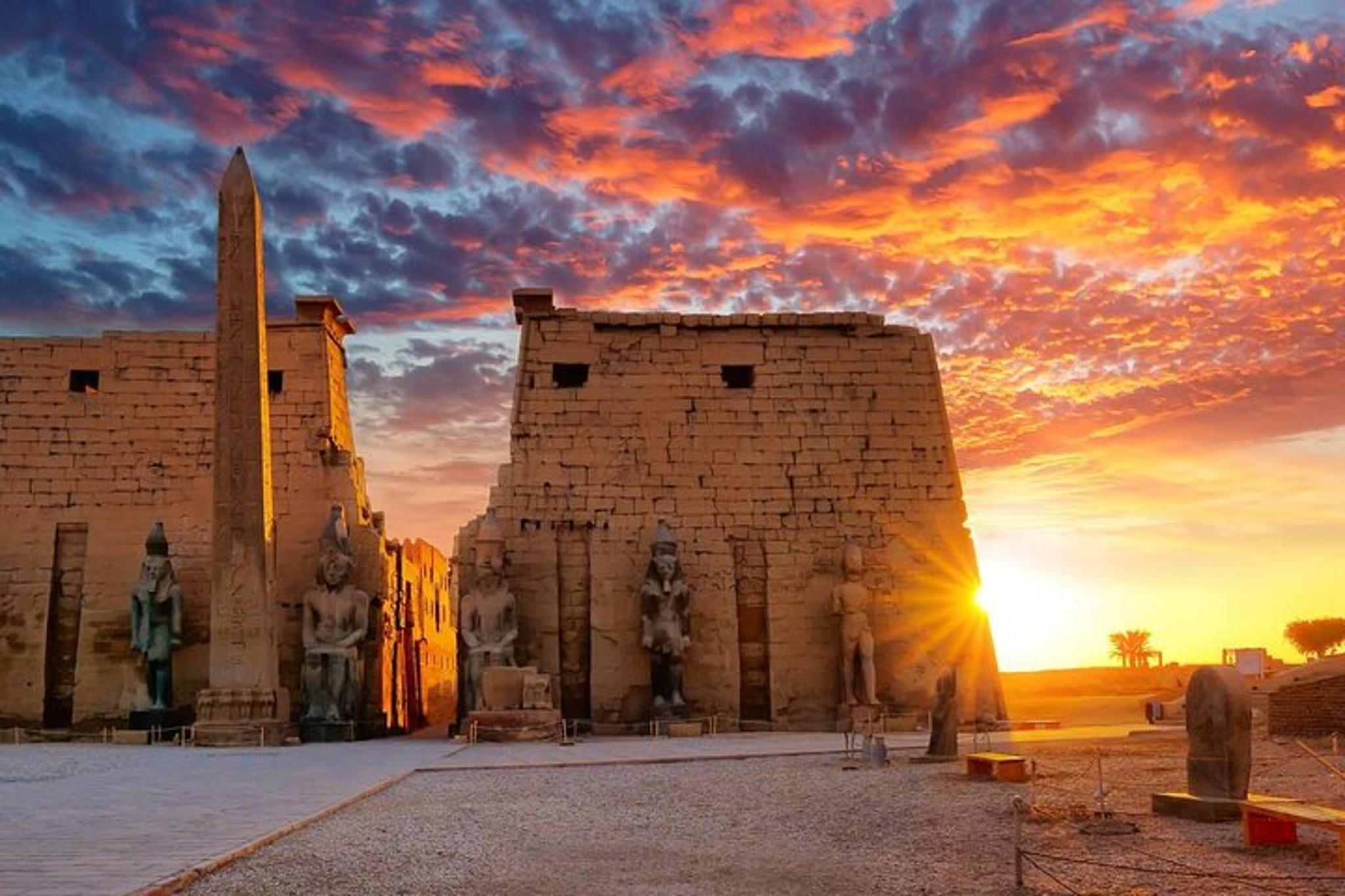 Luxor Private Tour: East & West Bank Highlights