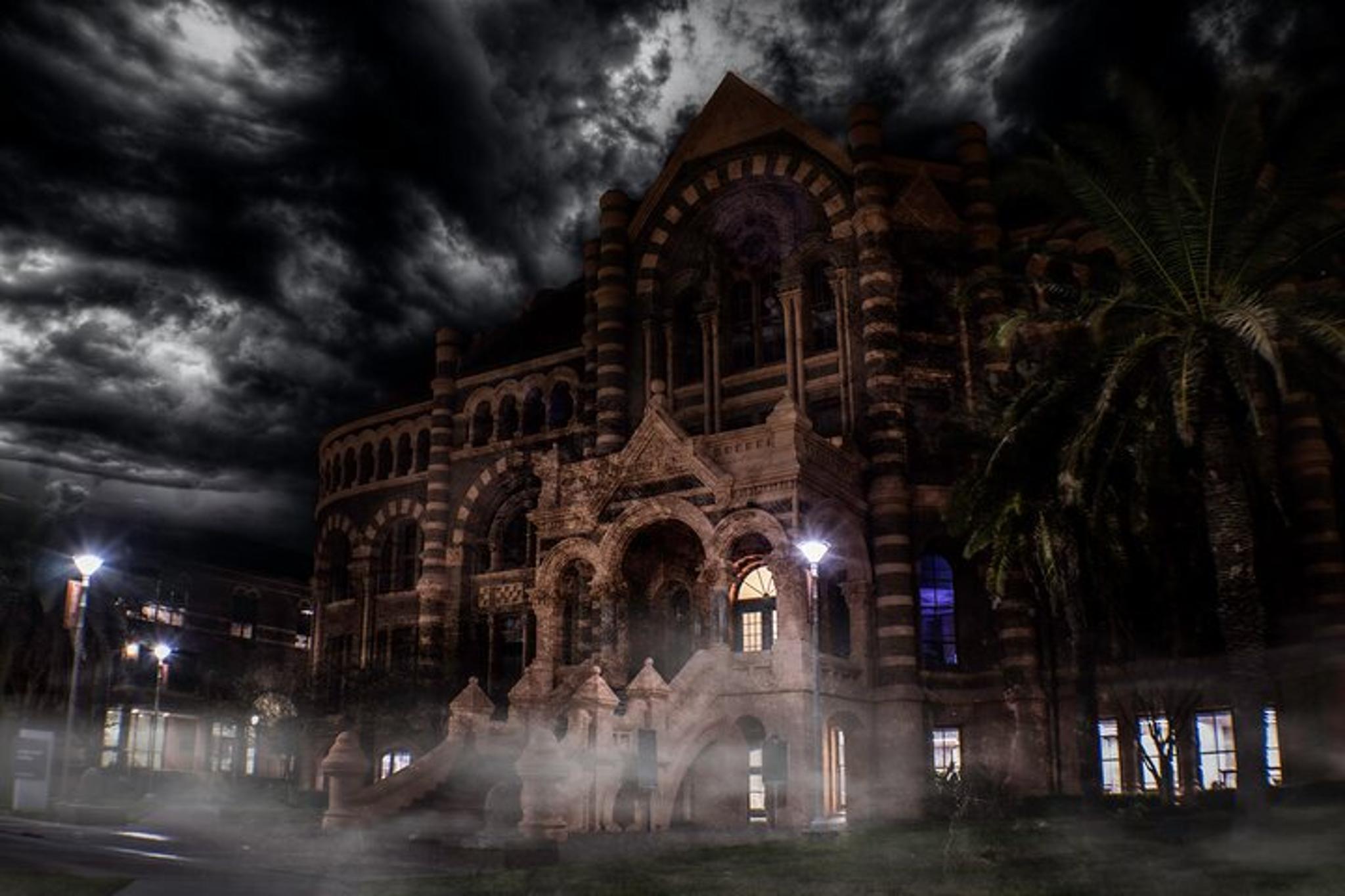 Galveston Ghost Tour: Ghouls and Graves - Image 2