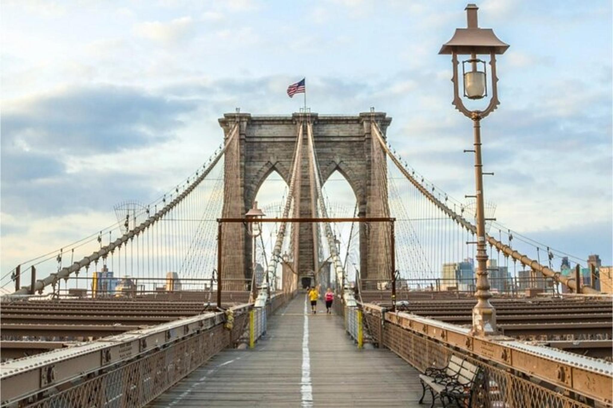 Brooklyn Bridge Tour with a Local