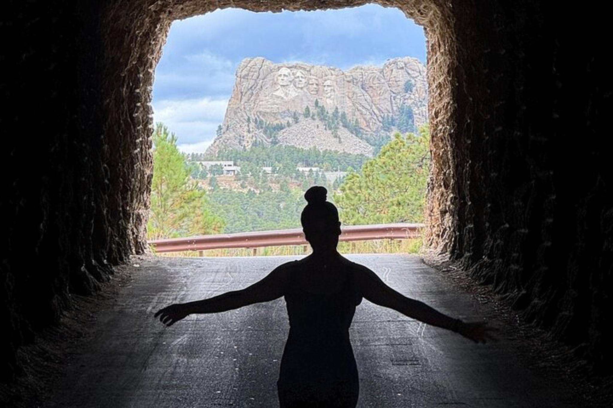 Rushmore, Custer State Park & Crazy Horse Tour - Image 2