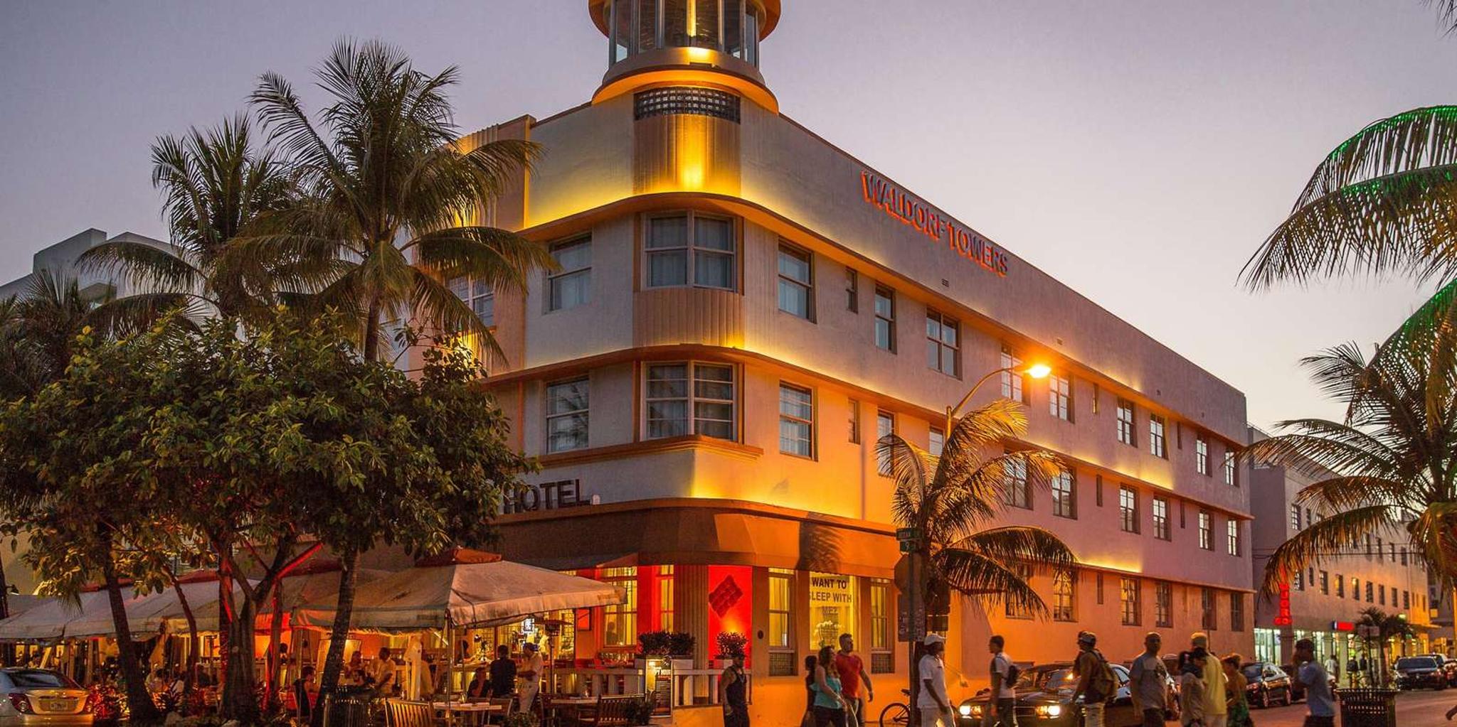 Miami Beach Art Deco and Neon Lights Walking Tour - Image 3