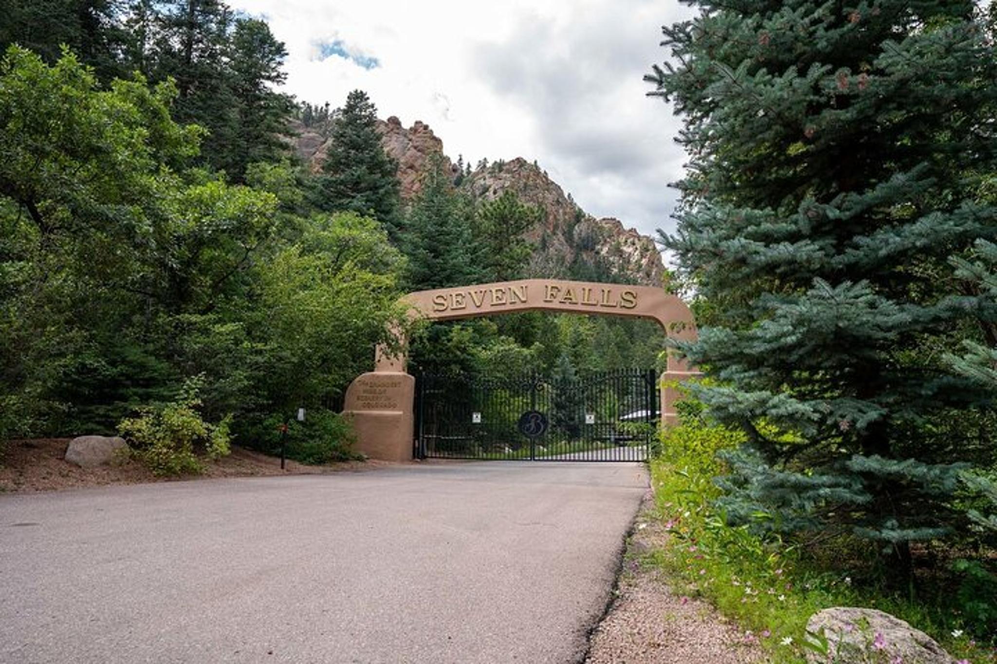 Colorado Springs Waterfalls and Red Rocks Tour - Image 5