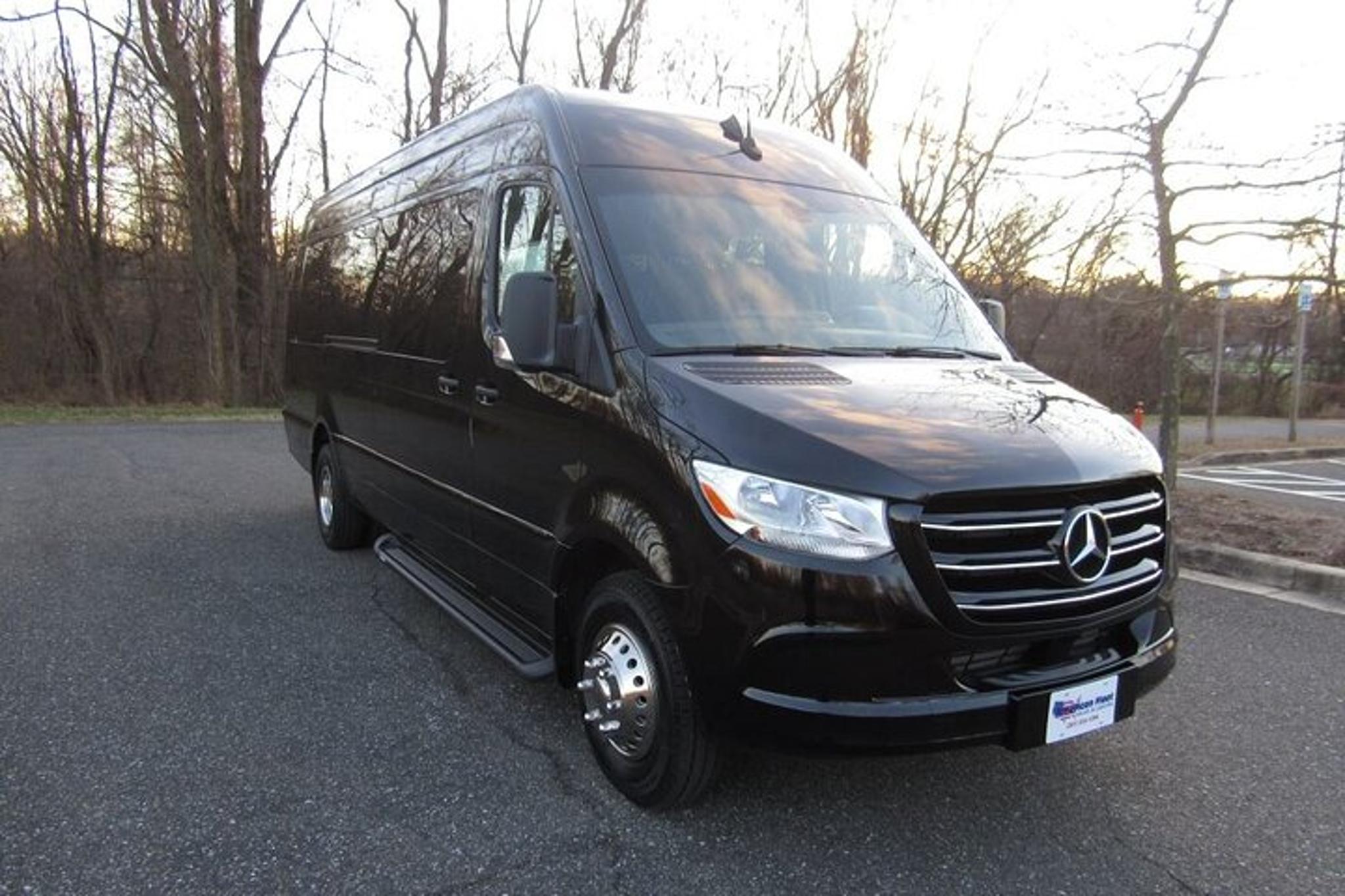 Washington DC Private Sightseeing Shuttle Tour - Image 3