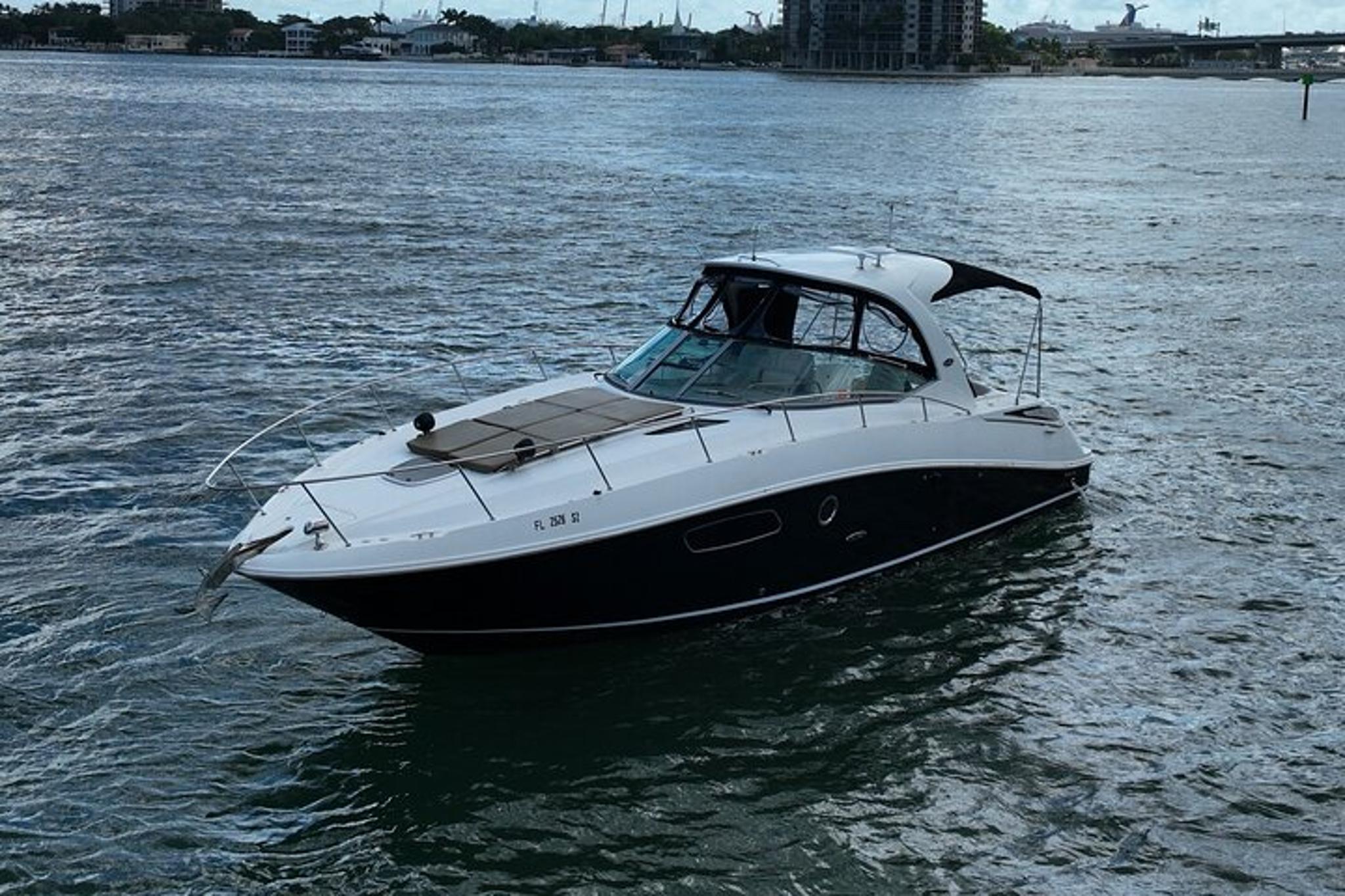 Miami Yacht Rental in the Bay - Image 4