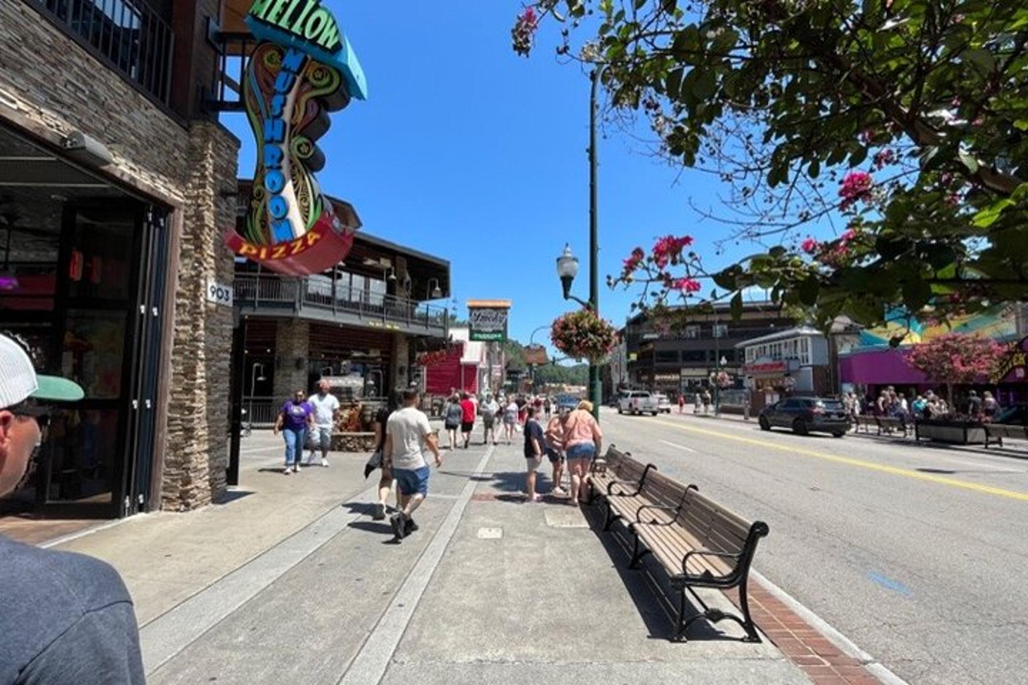 Gatlinburg Scavenger Hunt Self-Guided Tour 2 hr - Image 3