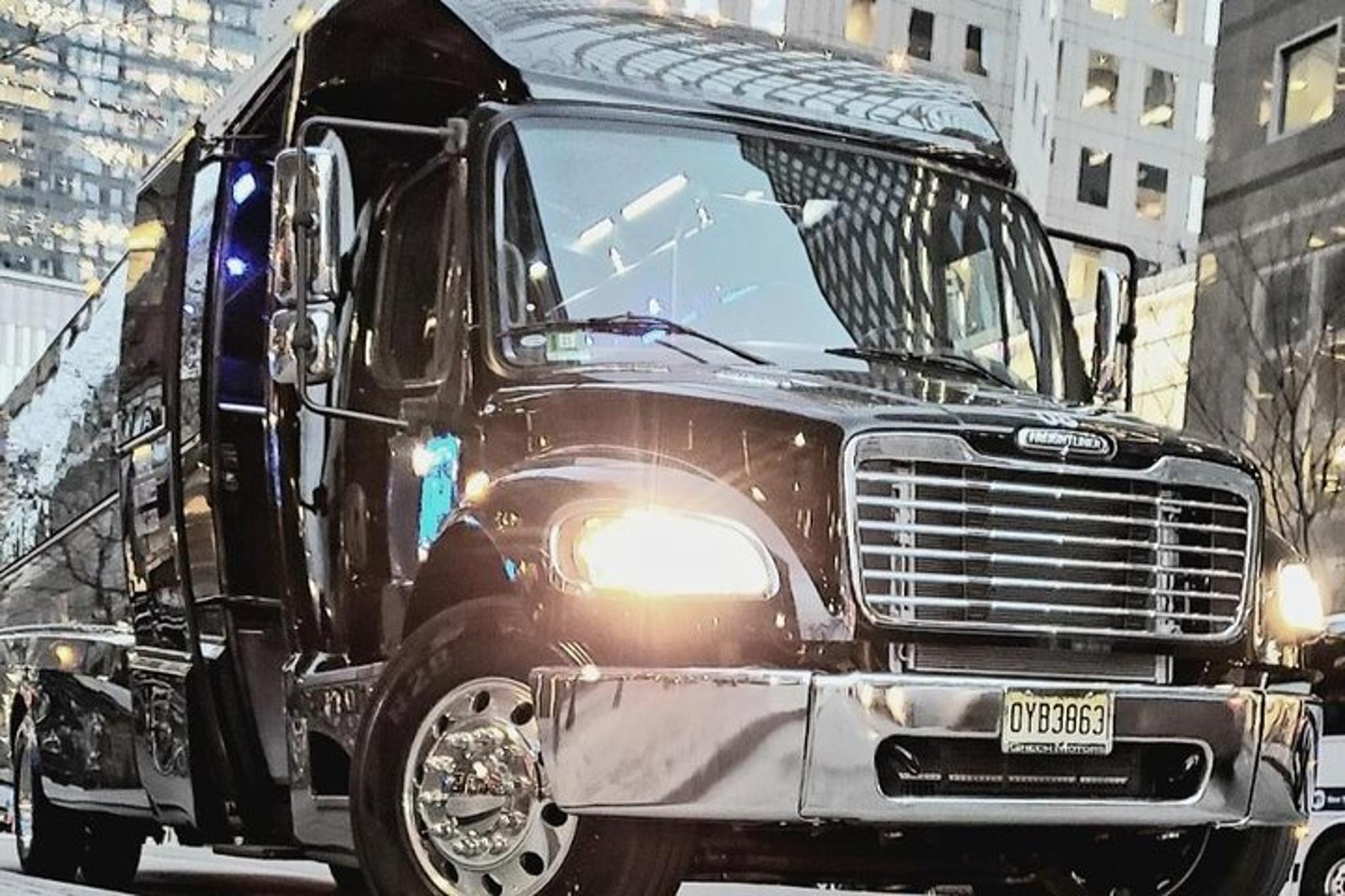 New York City Airport Arrival Transfer by Mini Coach - Image 3