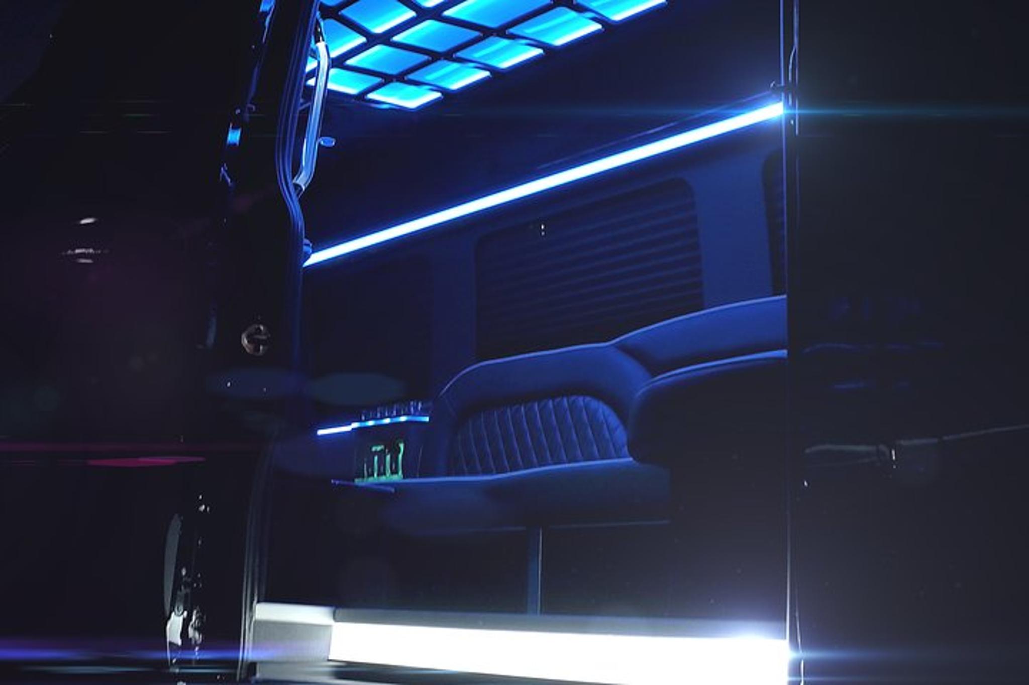 Miami Party Sprinter Bus Tour - Image 5