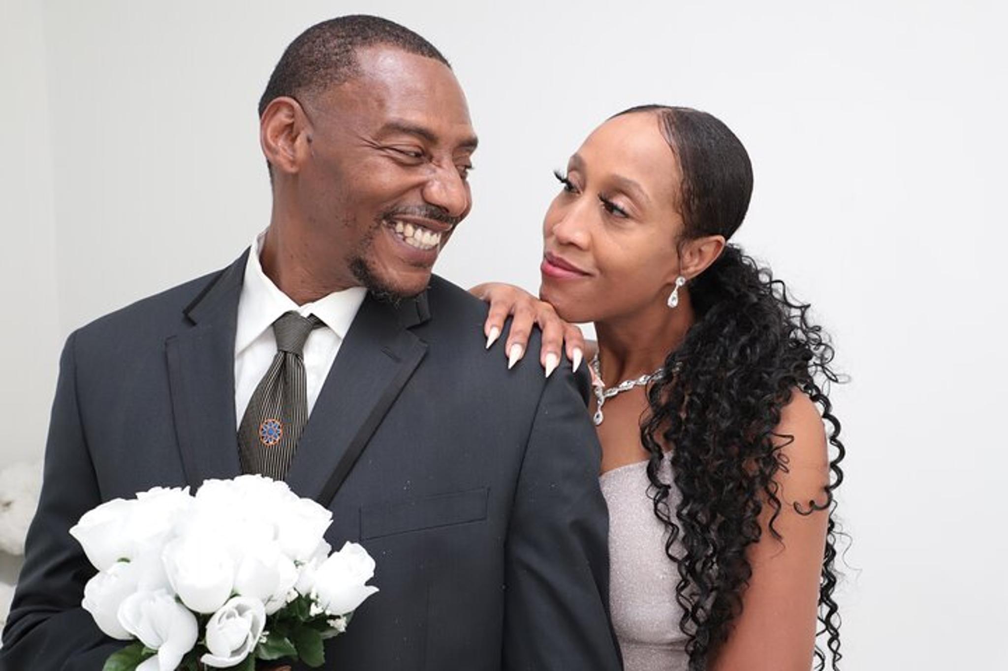 Las Vegas Quickie Wedding at Paradise Chapel - Image 5