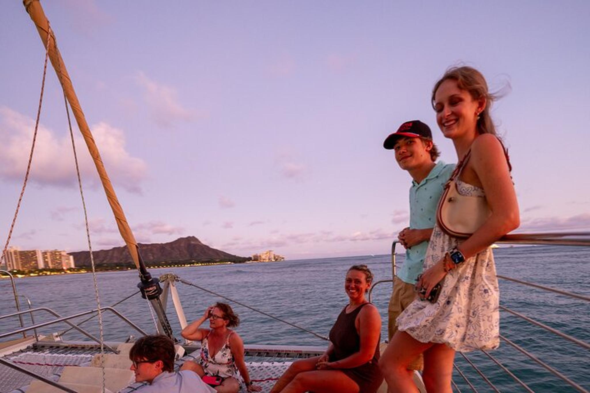 Honolulu Catamaran Fireworks Sail with Open Bar 1 hr - Image 5