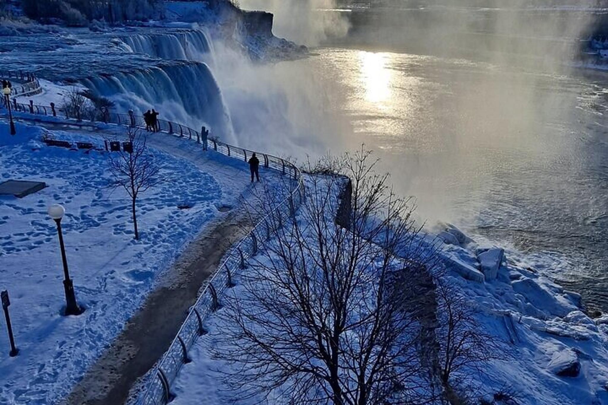 Niagara Falls Hot Air Balloon Ride with Walking Tour - Image 4