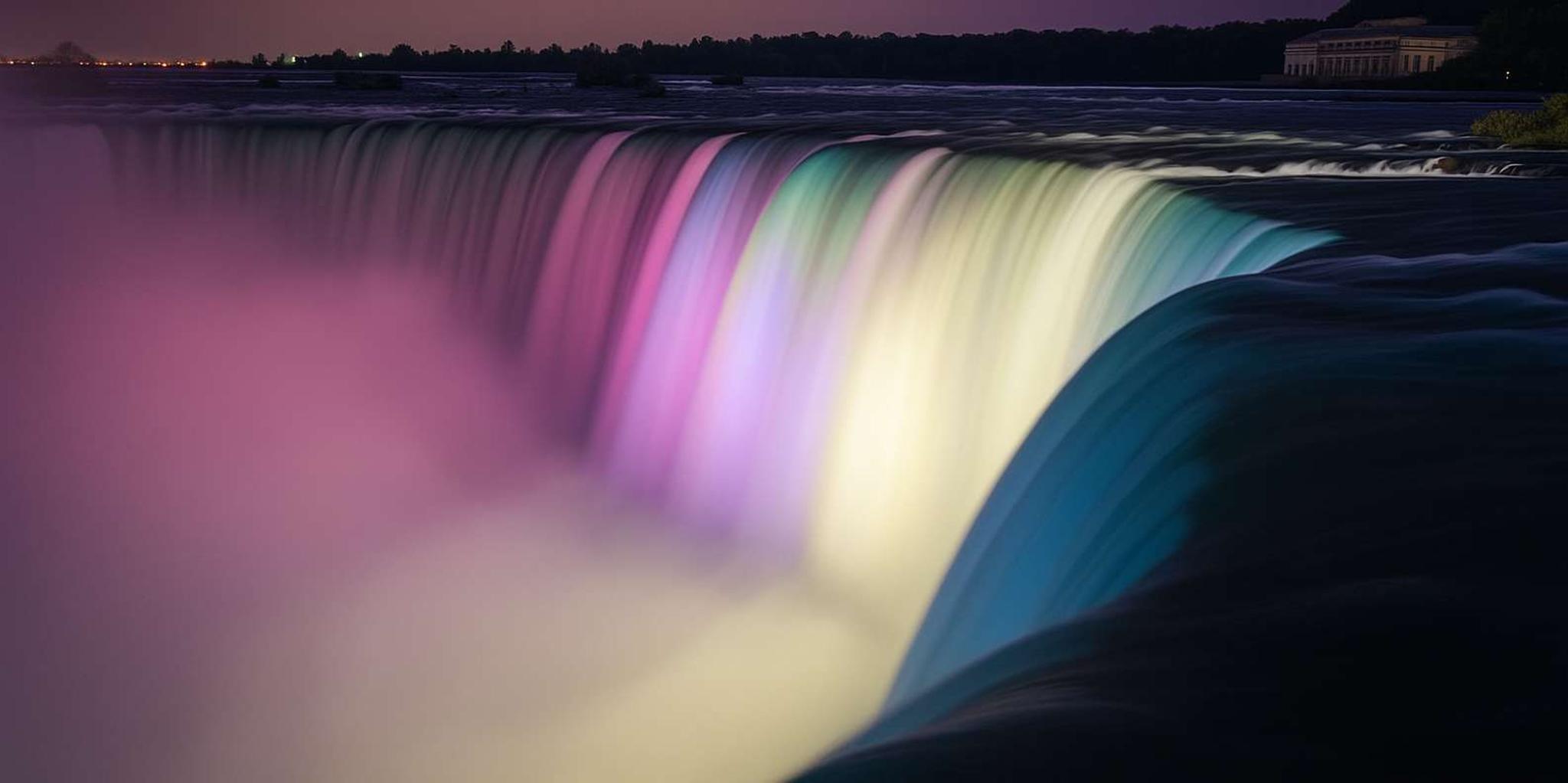 Niagara Falls Nightlight Experience with Fireworks - Image 3