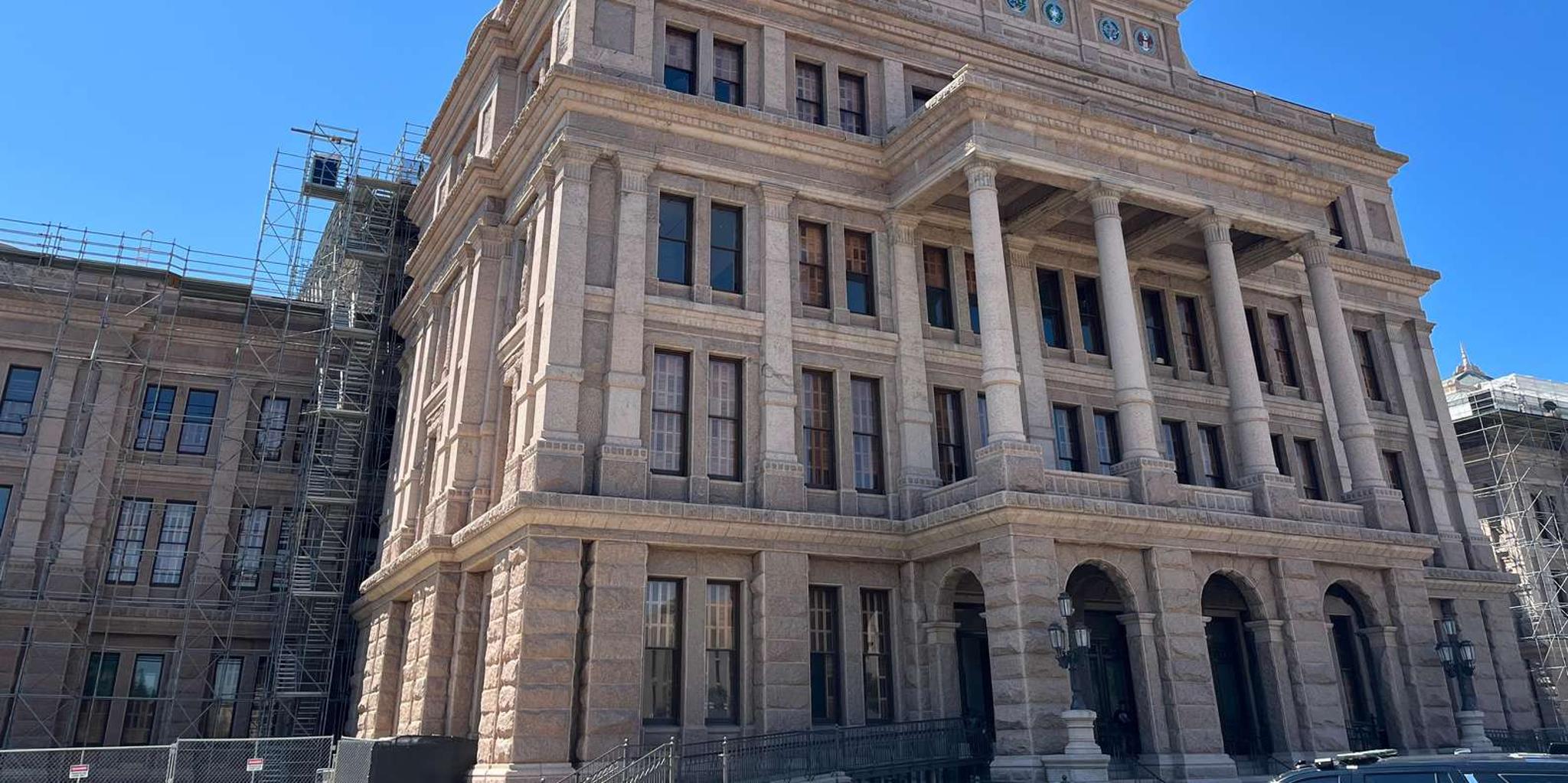 Austin Art and Architecture Bicycle Tour - Image 3