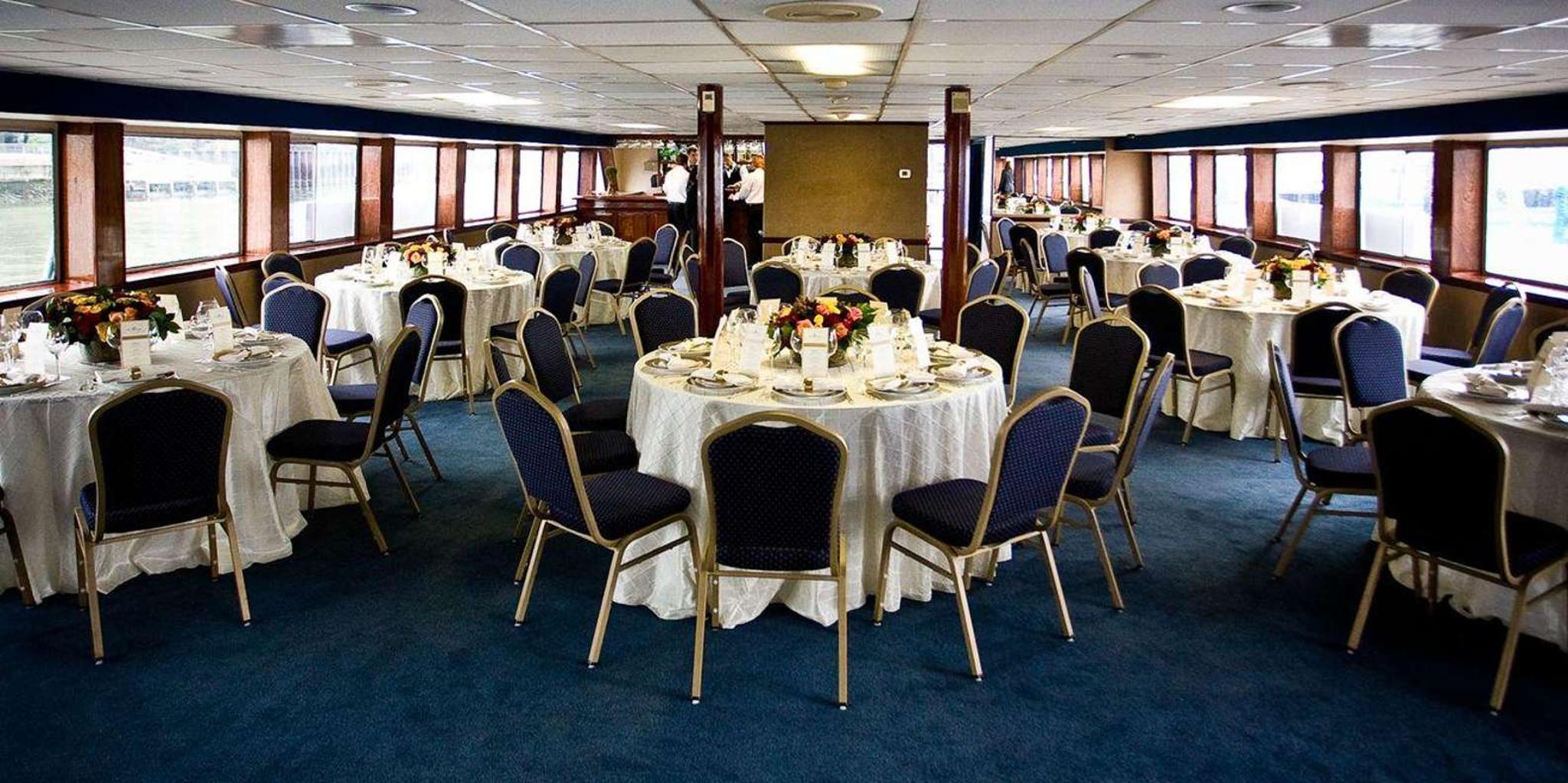 New York City Fireworks Cruise with Open Bar 4 hr - Image 3