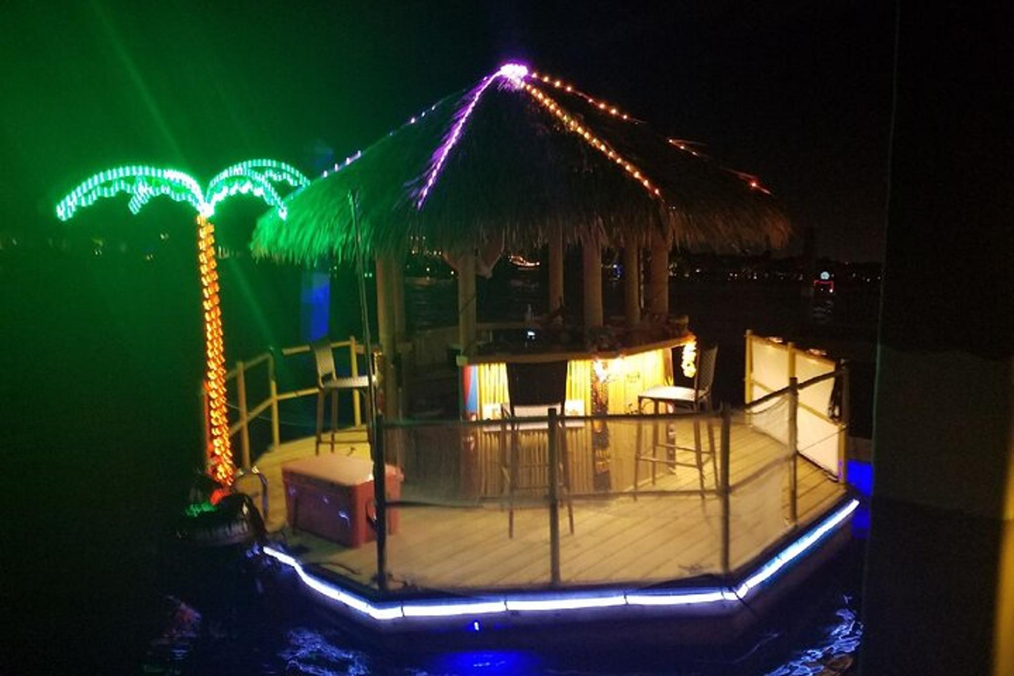 Tampa Floating Tiki Bar Tour - Image 3