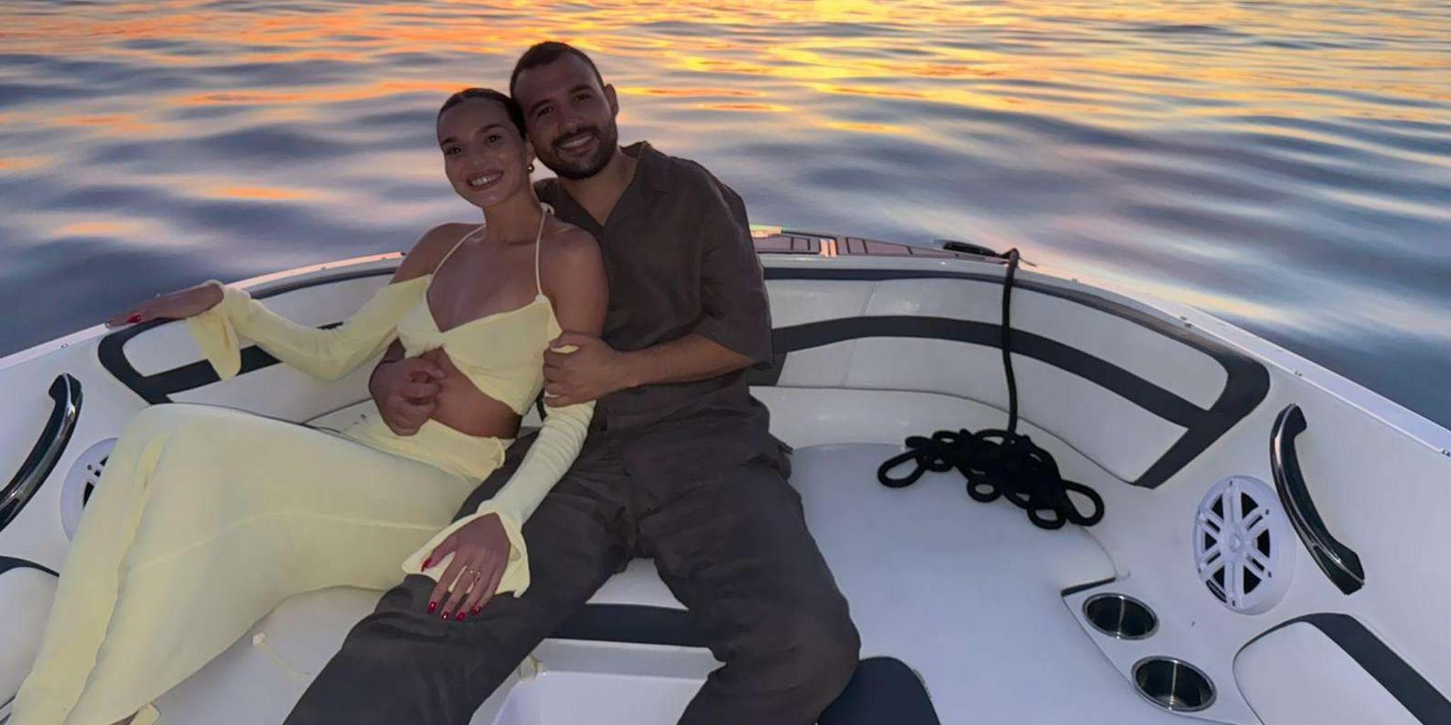 Miami Private Boat Ride with Champagne 1 hr - Image 3