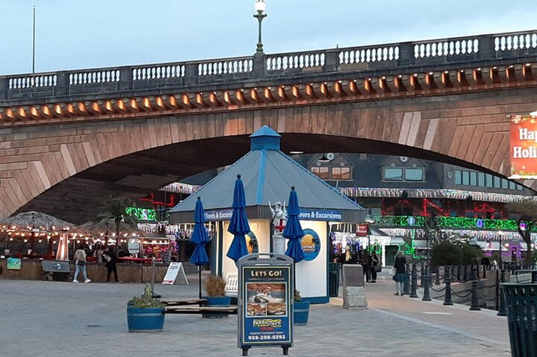 London Bridge and English Village Tour - Image 5