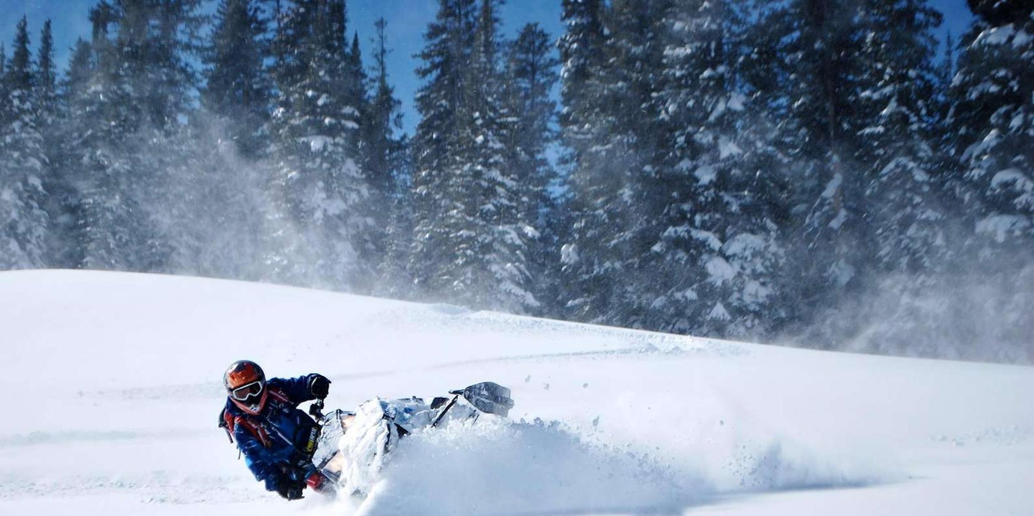 Jackson Snowmobile Rental with Gear & Trailer 8.5 hr - Image 3