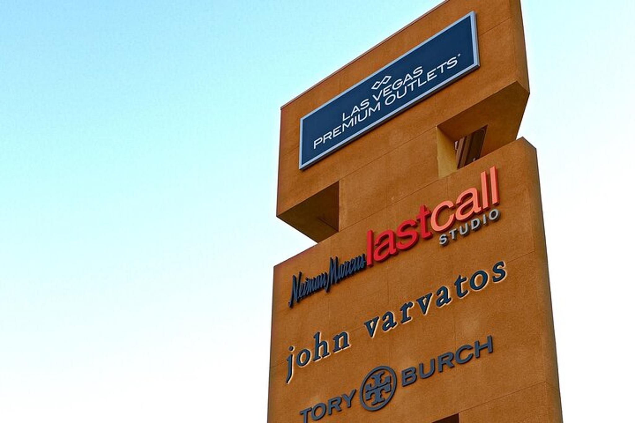 Las Vegas Shopping Tour to North Premium Outlets - Image 4