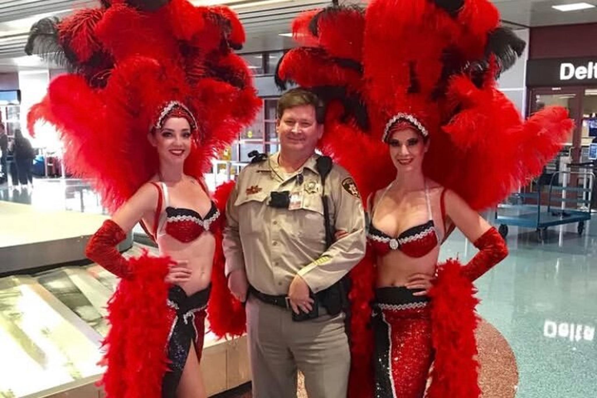 Las Vegas Airport Showgirl Meet & Greet - Image 5