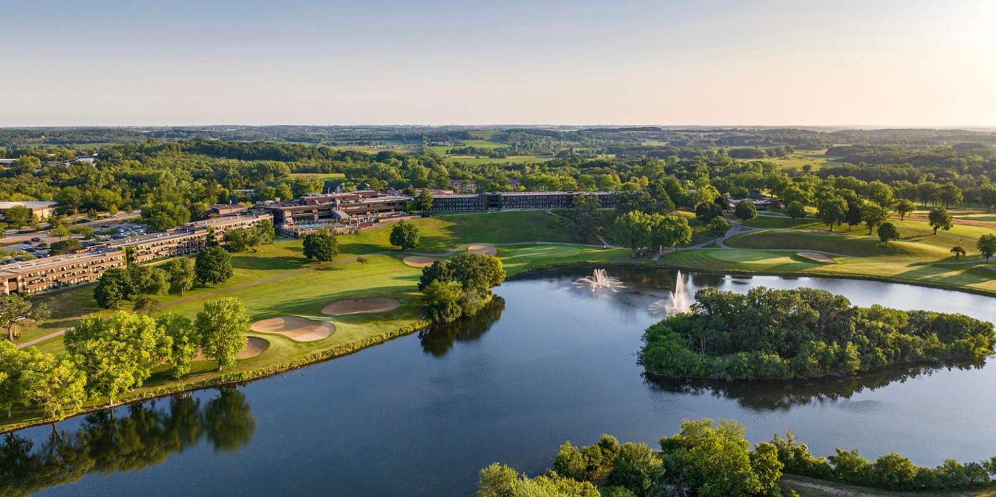 Chicago Lake Geneva and Anderson Japanese Gardens Tour - Image 3