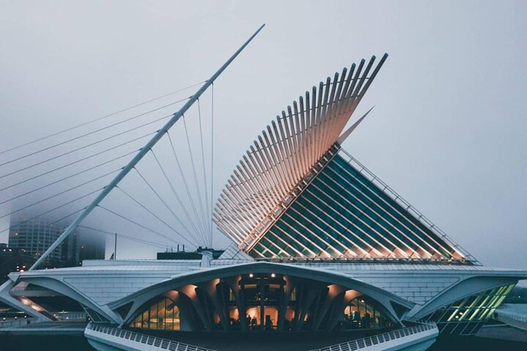 Milwaukee Walking Tour with Art Museum - Image 2