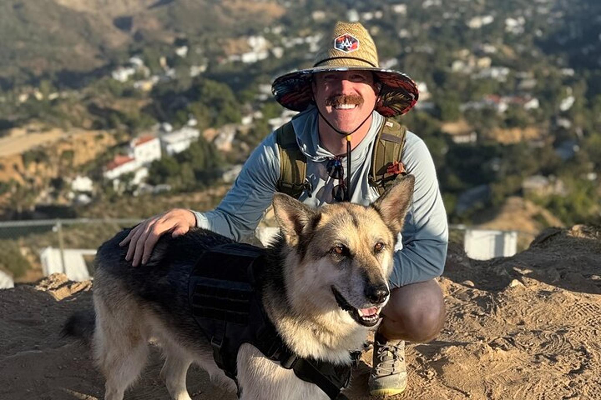 Hollywood Sign Express Tour with Comedians and Dogs - Image 2