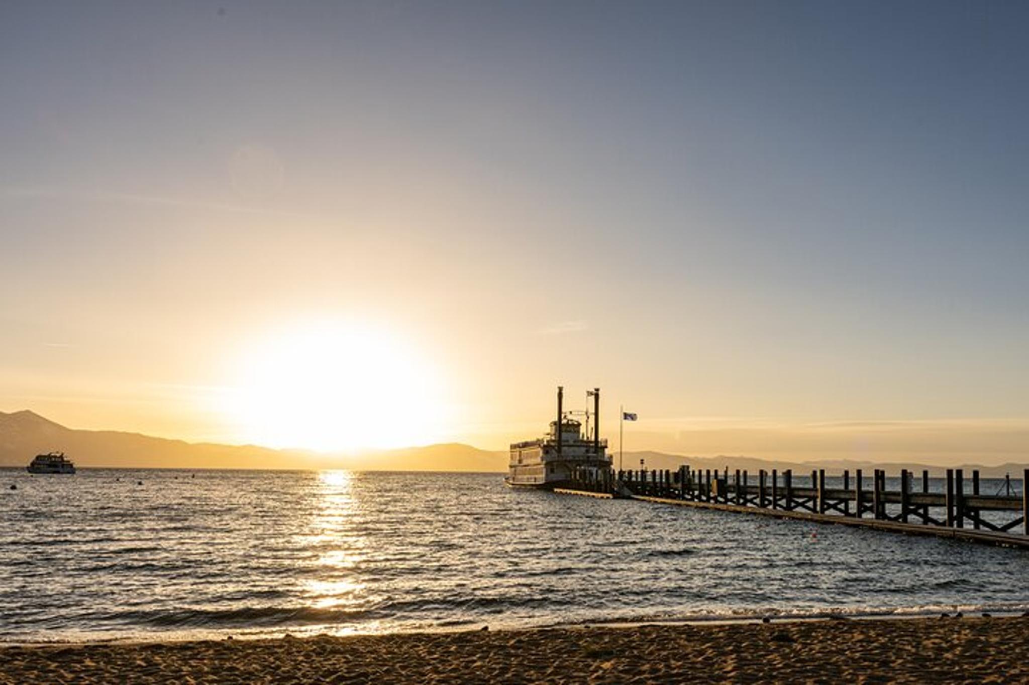 Lake Tahoe Dinner Cruise at Sunset - Image 3