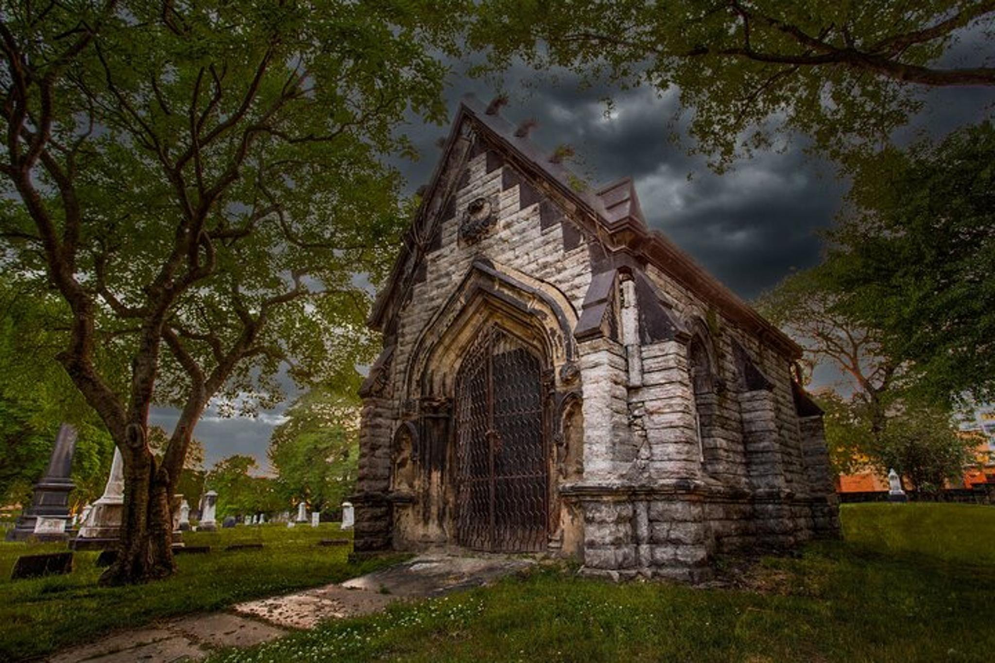 Cleveland Ghost Tour on Prospect - Image 2