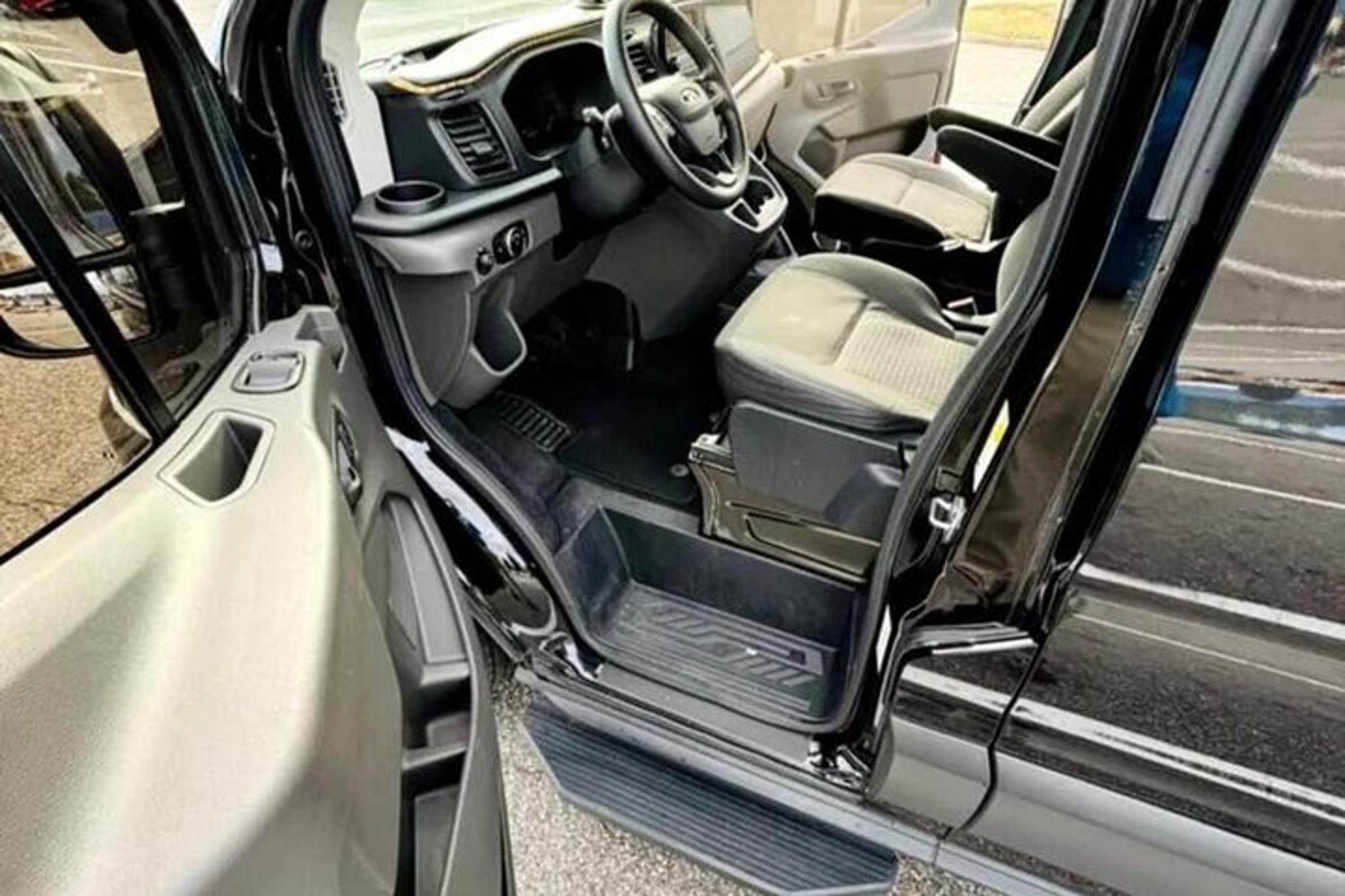 Bamville Private & Airport Transfers - Image 4