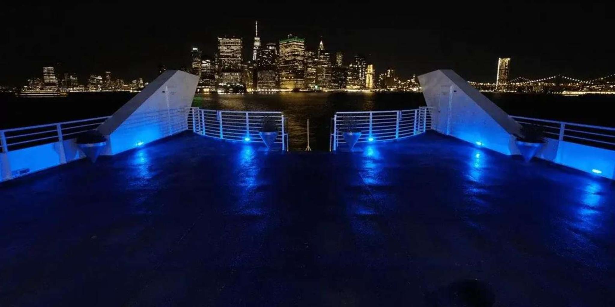 New York City Yacht New Year's Eve Celebration - Image 3