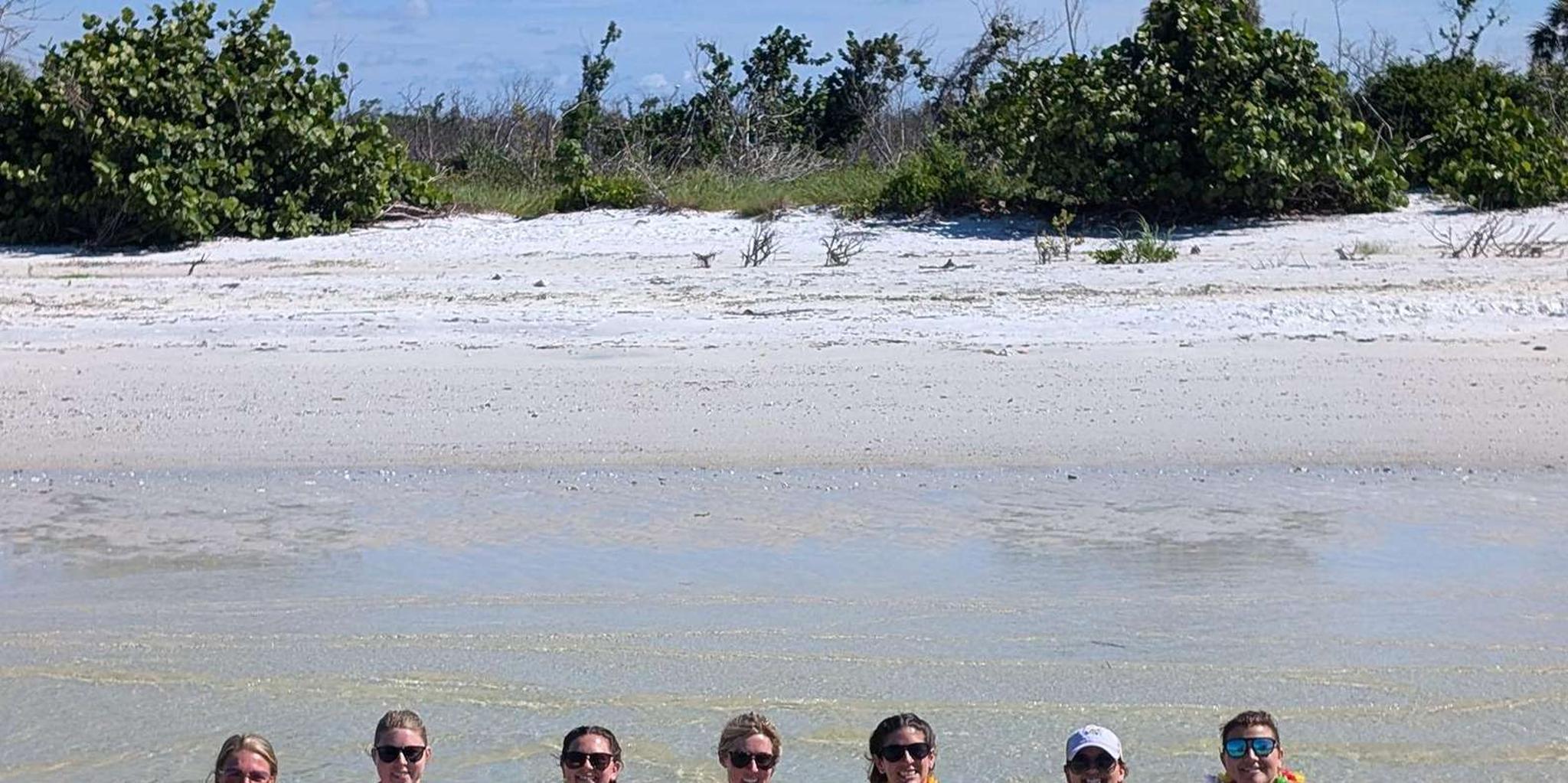 Fort Myers Beach Tiki Pub Sandbar Cruise 3 hr - Image 5