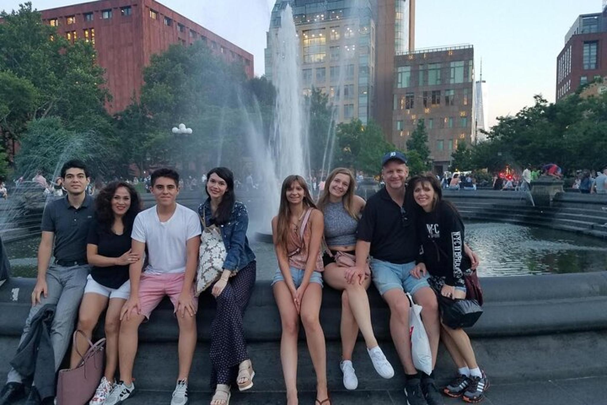 New York City Walking Tour of Greenwich Village Nightlife - Image 6