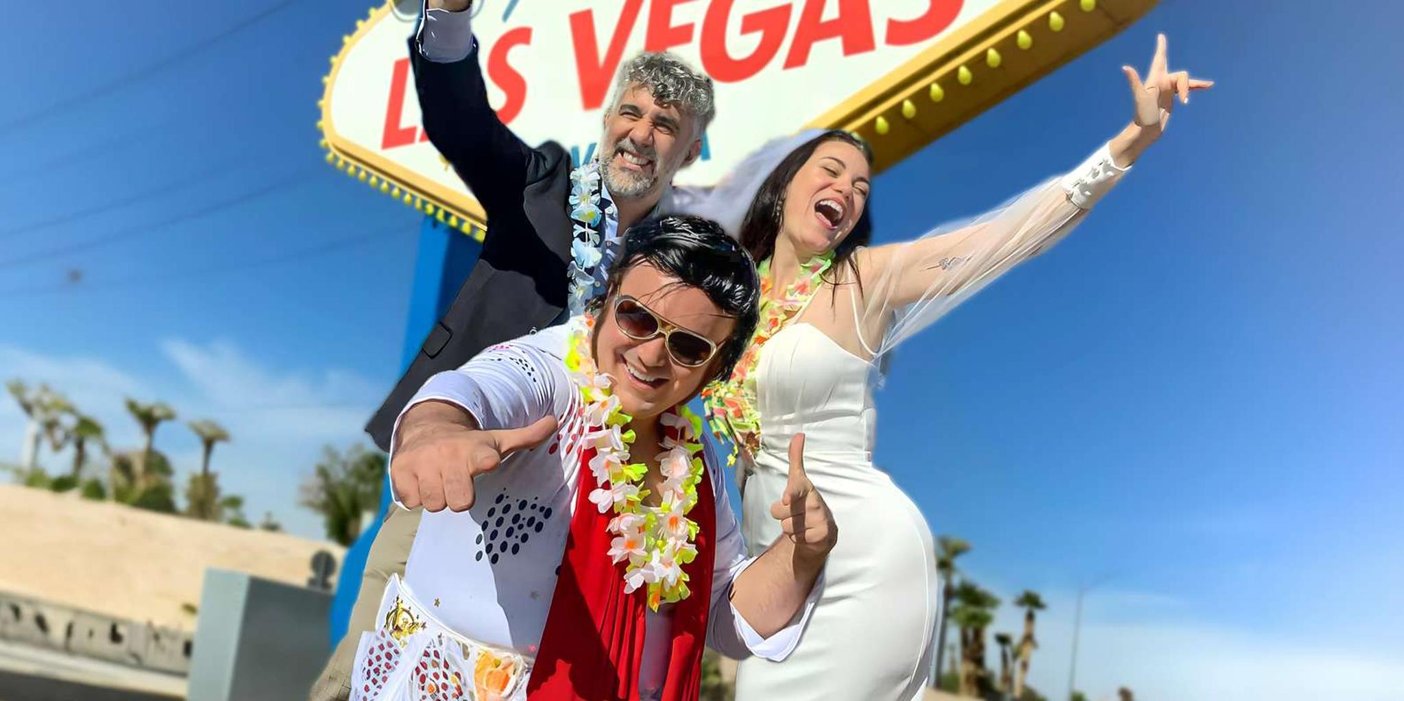 Las Vegas Elvis Wedding with Sign Photos - Image 6