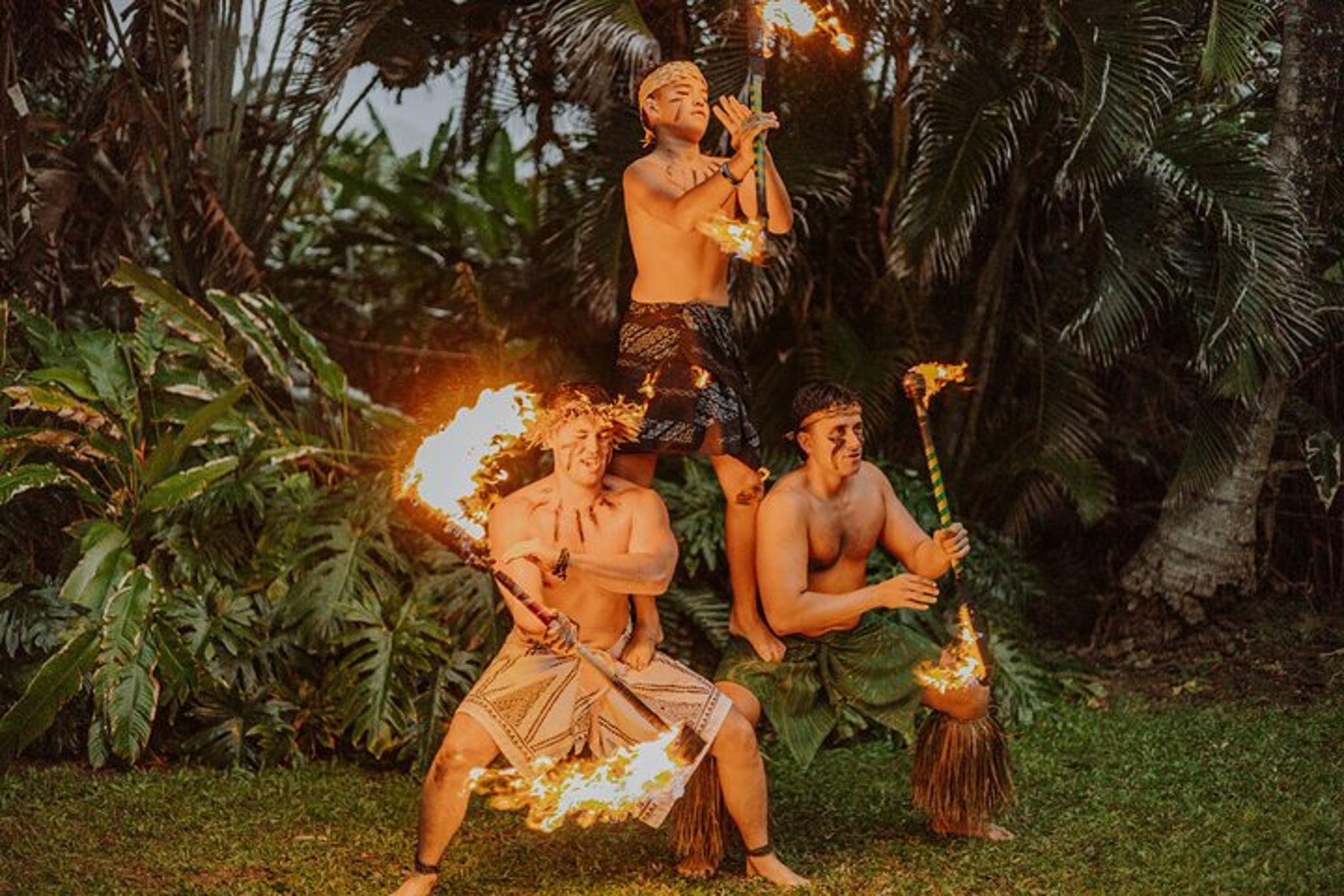 Honolulu Fireknife Experience - Image 4