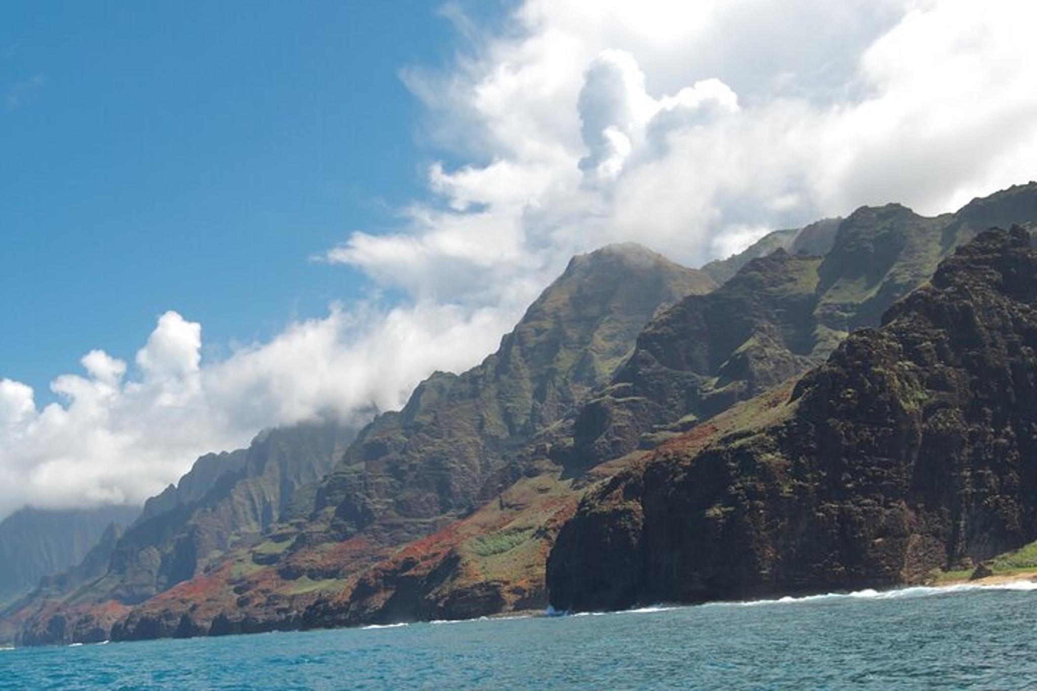Na Pali Coast Private Boat Tour - Image 6