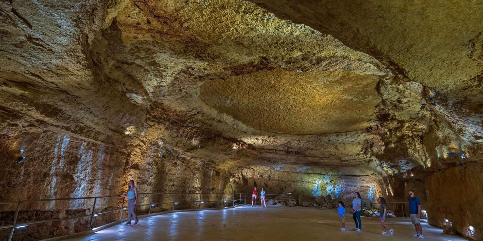 San Antonio Natural Bridge Caverns Tour - Image 5