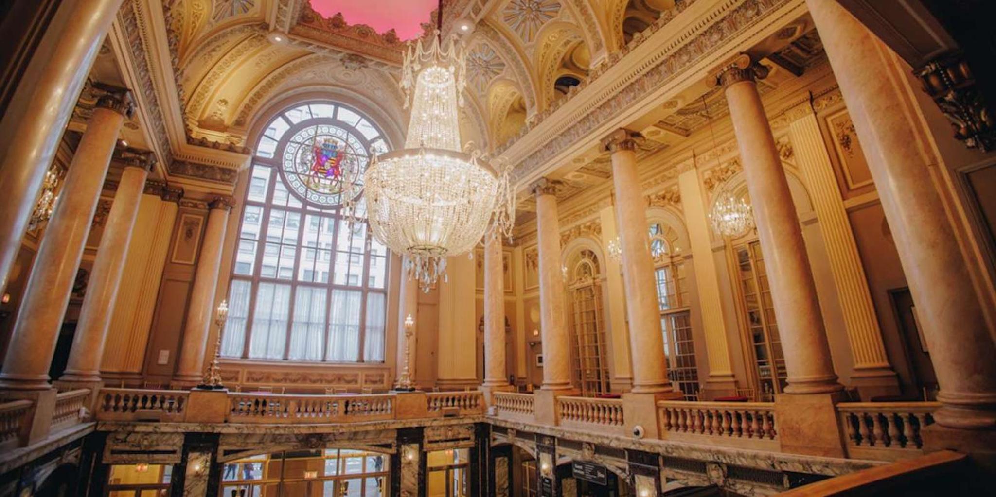 Chicago Theatre Tour - Image 3
