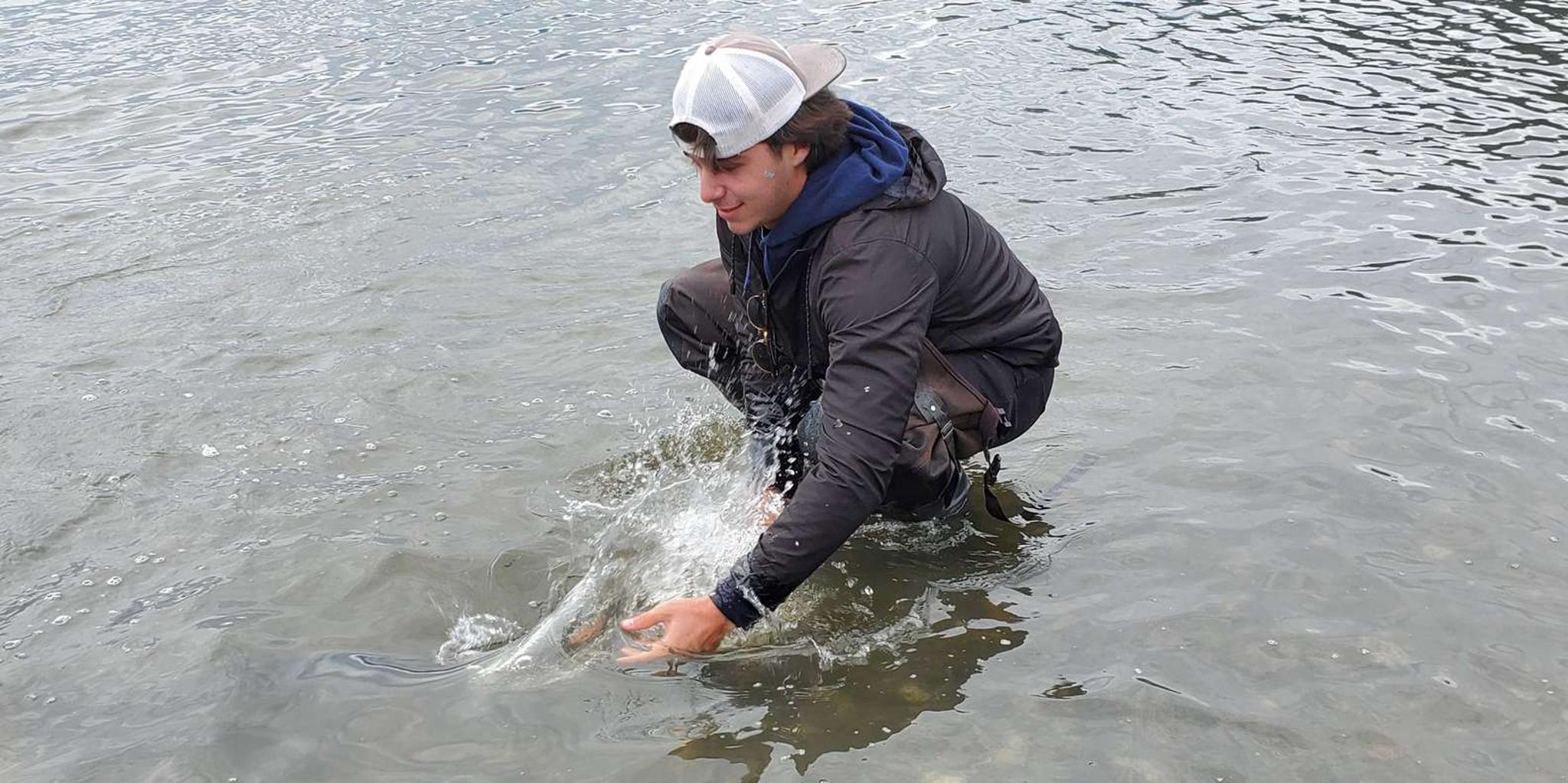 Anchorage Glacier and Salmon Fishing Adventure - Image 5