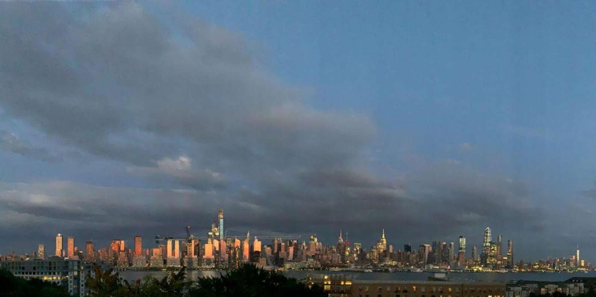 New York Brooklyn Heights and Hamilton Park Night Tour - Image 3